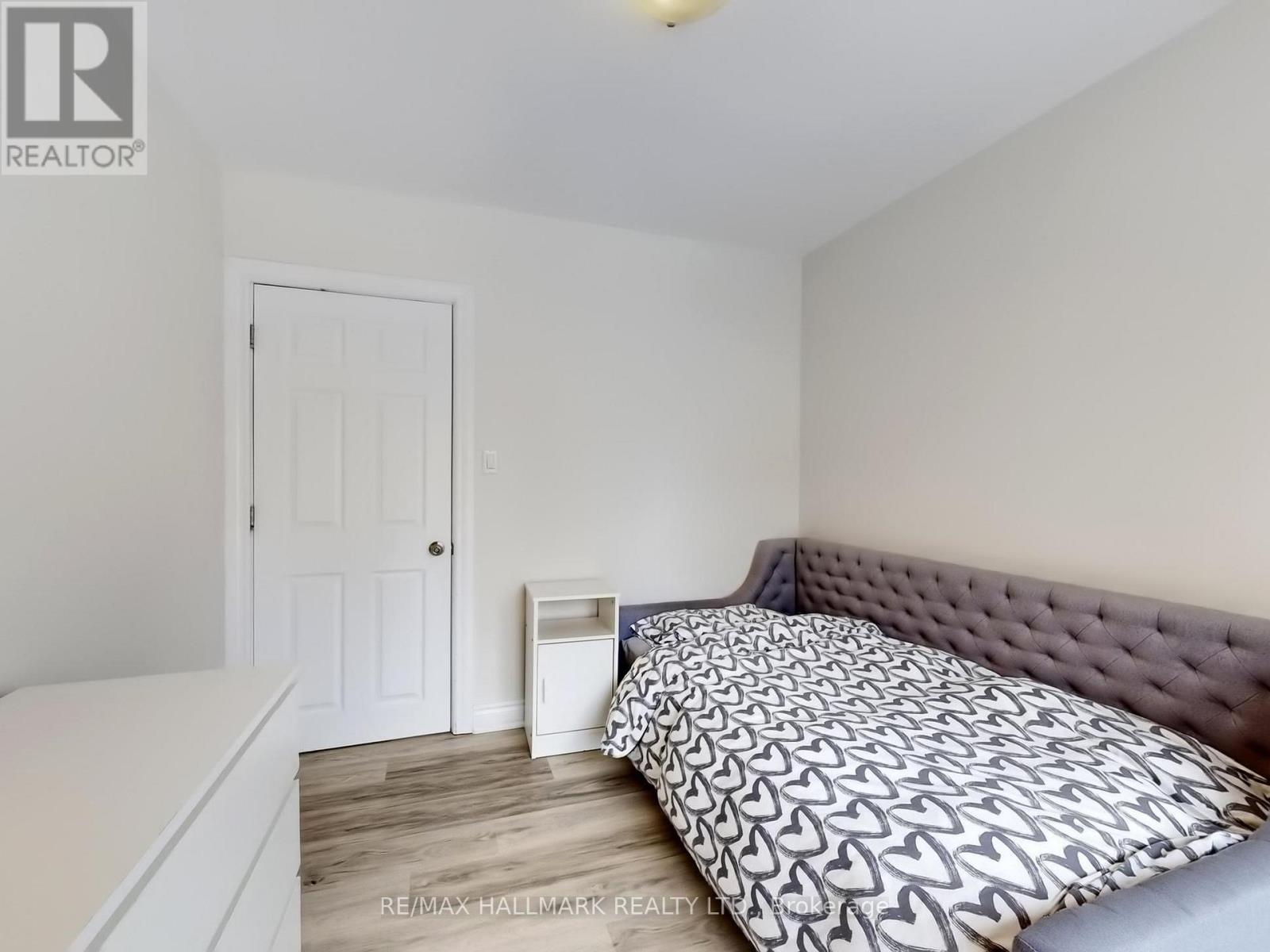 79 Cartier Crescent, Richmond Hill, Ontario  L4C 2N3 - Photo 13 - N12815884