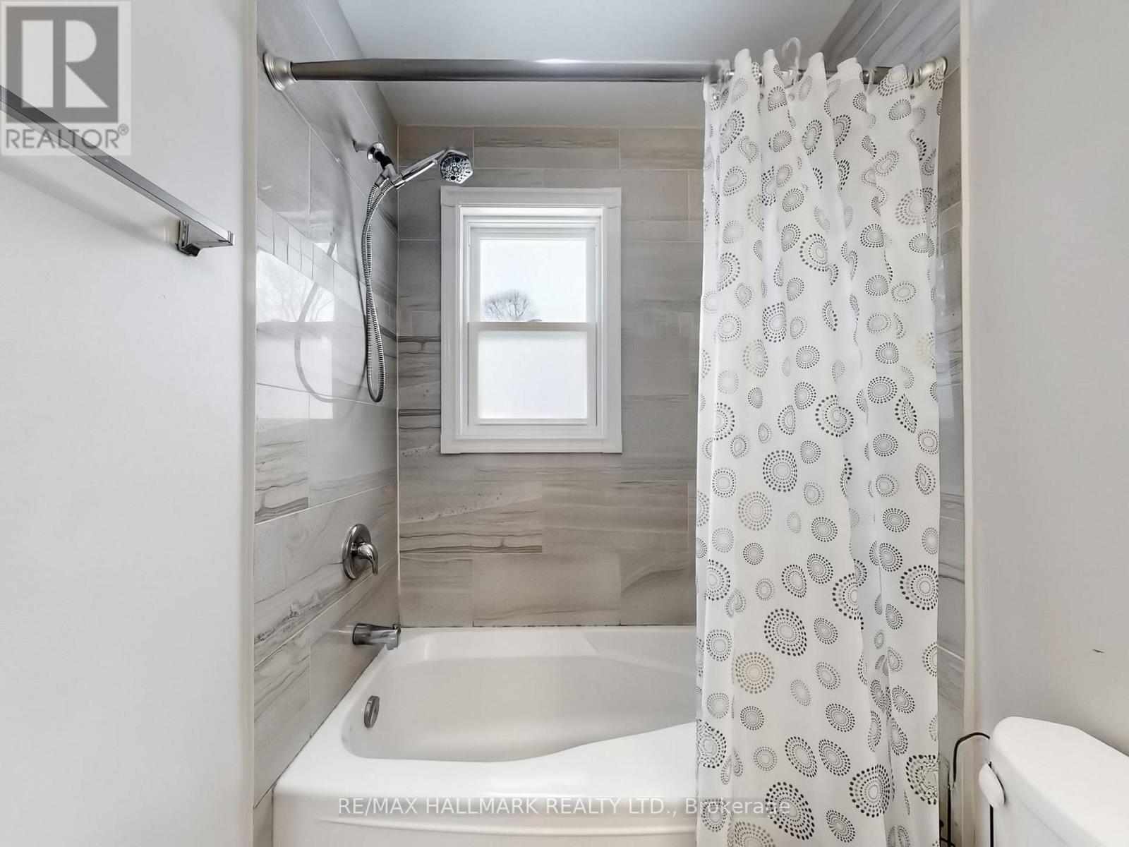 79 Cartier Crescent, Richmond Hill, Ontario  L4C 2N3 - Photo 15 - N12815884