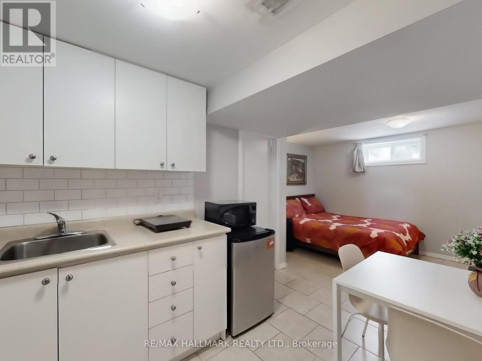 79 Cartier Crescent, Richmond Hill, Ontario  L4C 2N3 - Photo 23 - N12815884