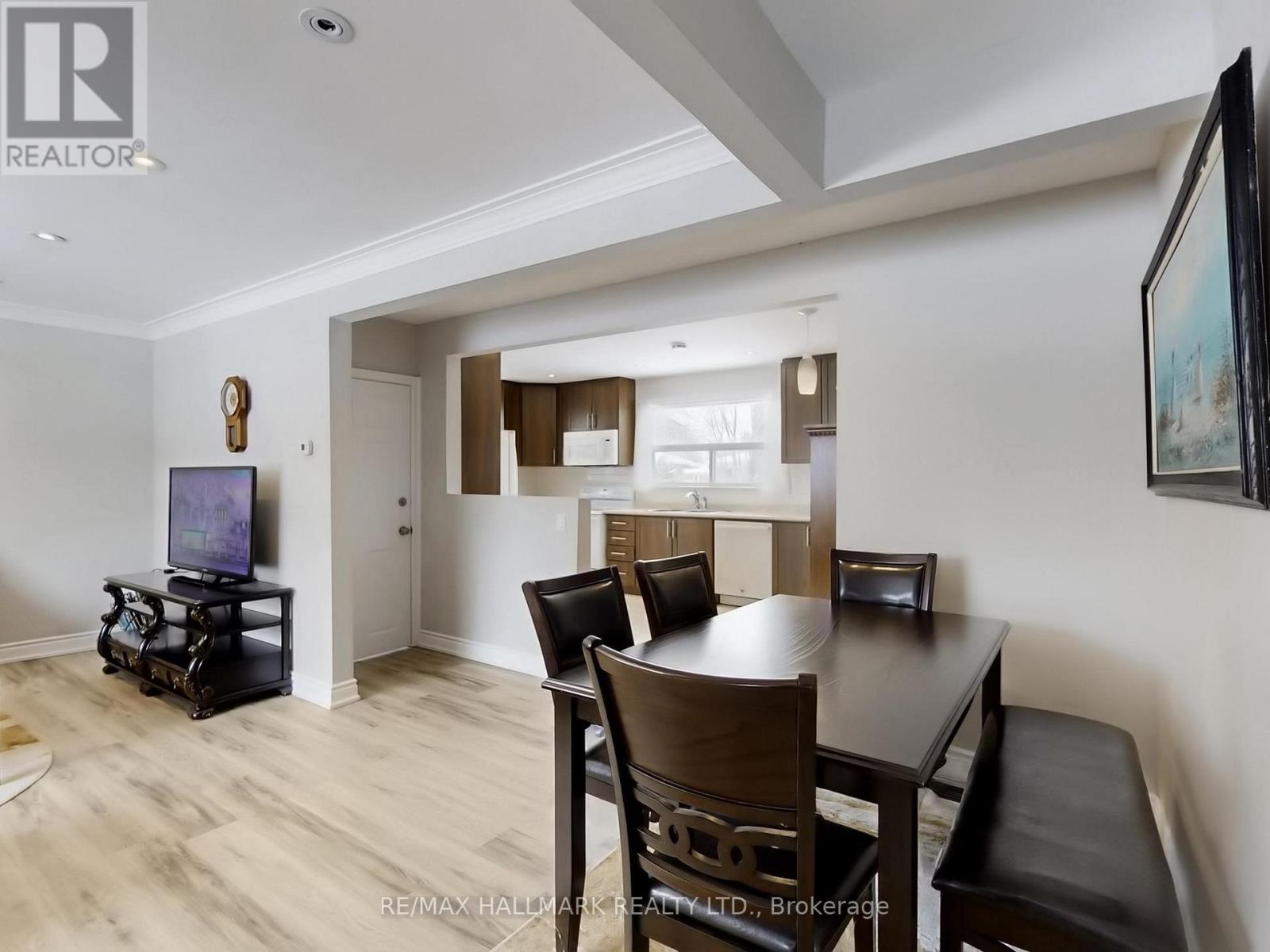 79 Cartier Crescent, Richmond Hill, Ontario  L4C 2N3 - Photo 6 - N12815884