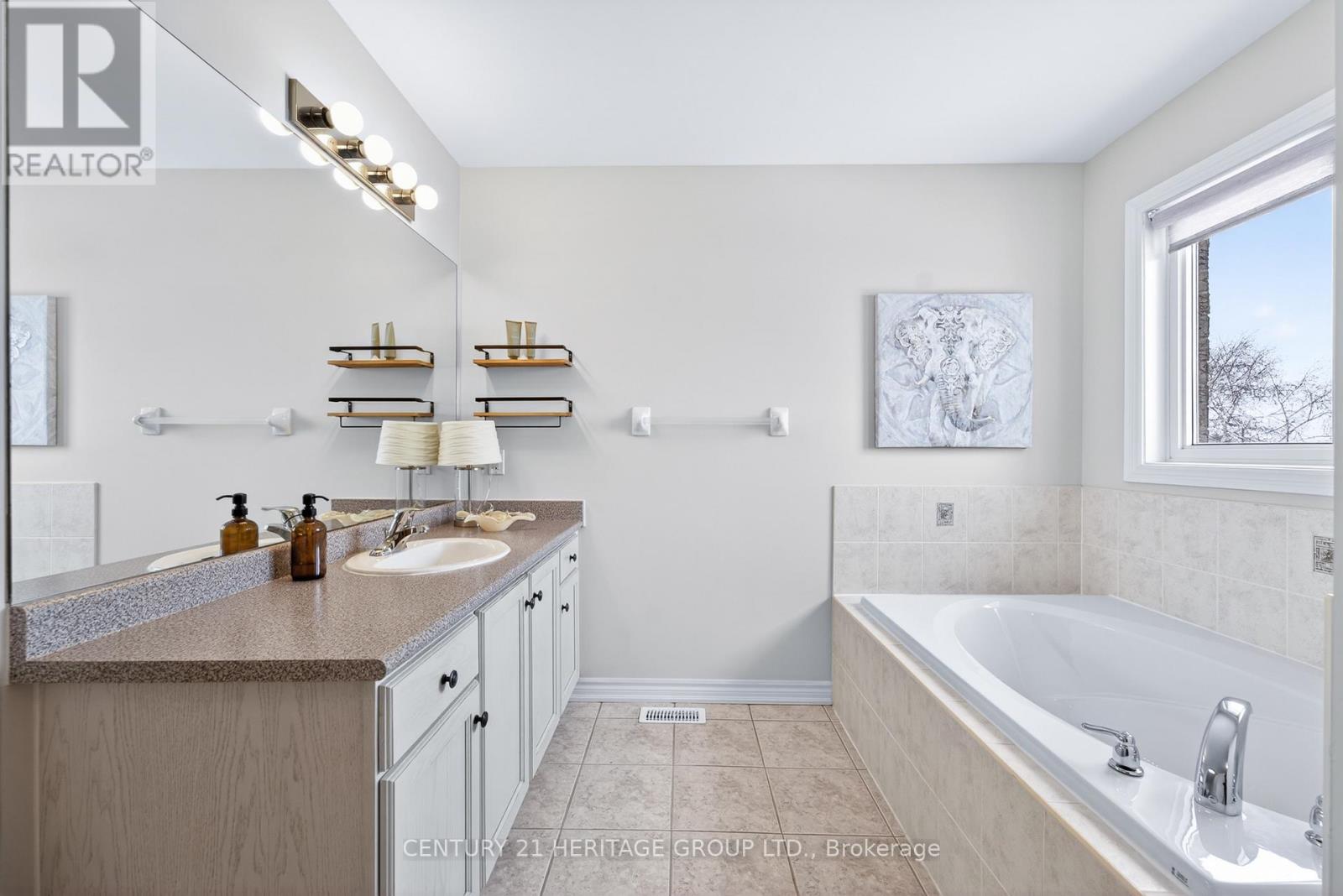 162 Metcalfe Drive, Bradford West Gwillimbury, Ontario  L3Z 0A1 - Photo 22 - N12815962