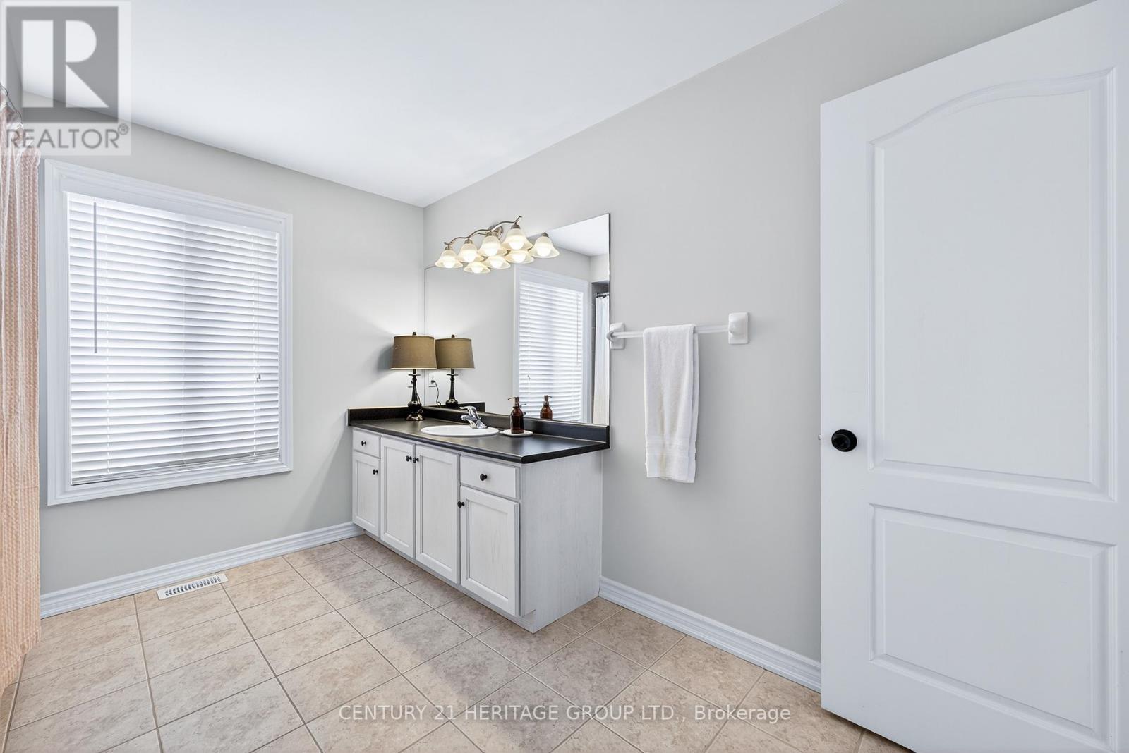 162 Metcalfe Drive, Bradford West Gwillimbury, Ontario  L3Z 0A1 - Photo 26 - N12815962