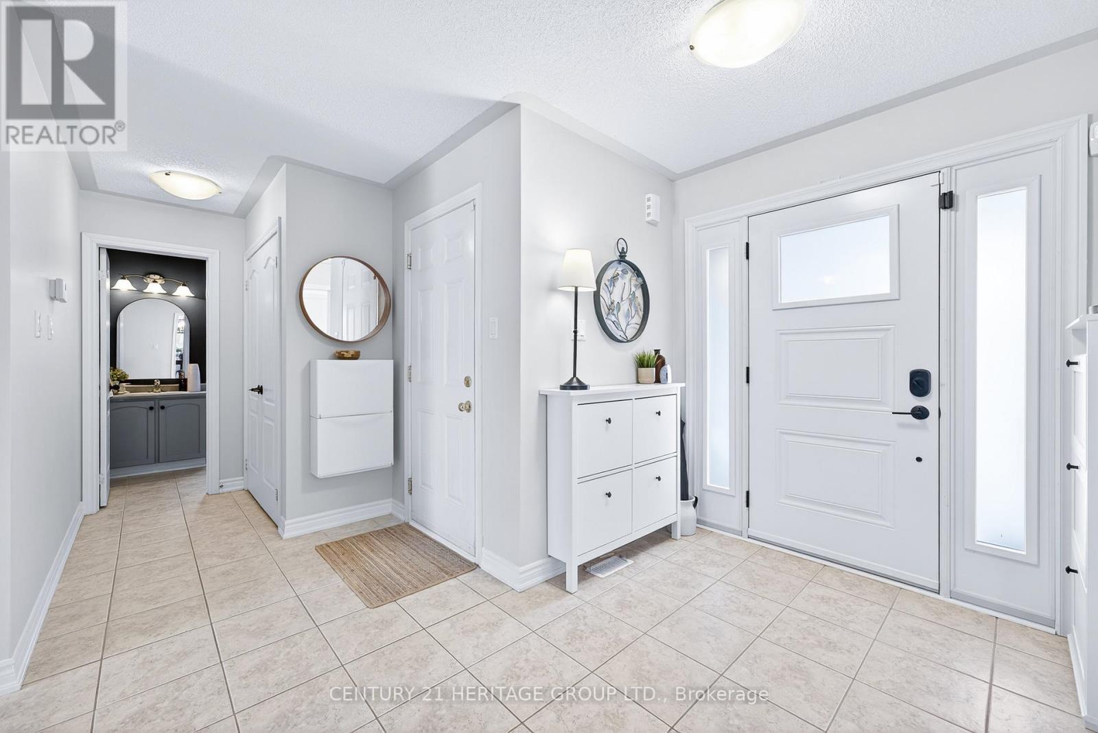 162 Metcalfe Drive, Bradford West Gwillimbury, Ontario  L3Z 0A1 - Photo 3 - N12815962