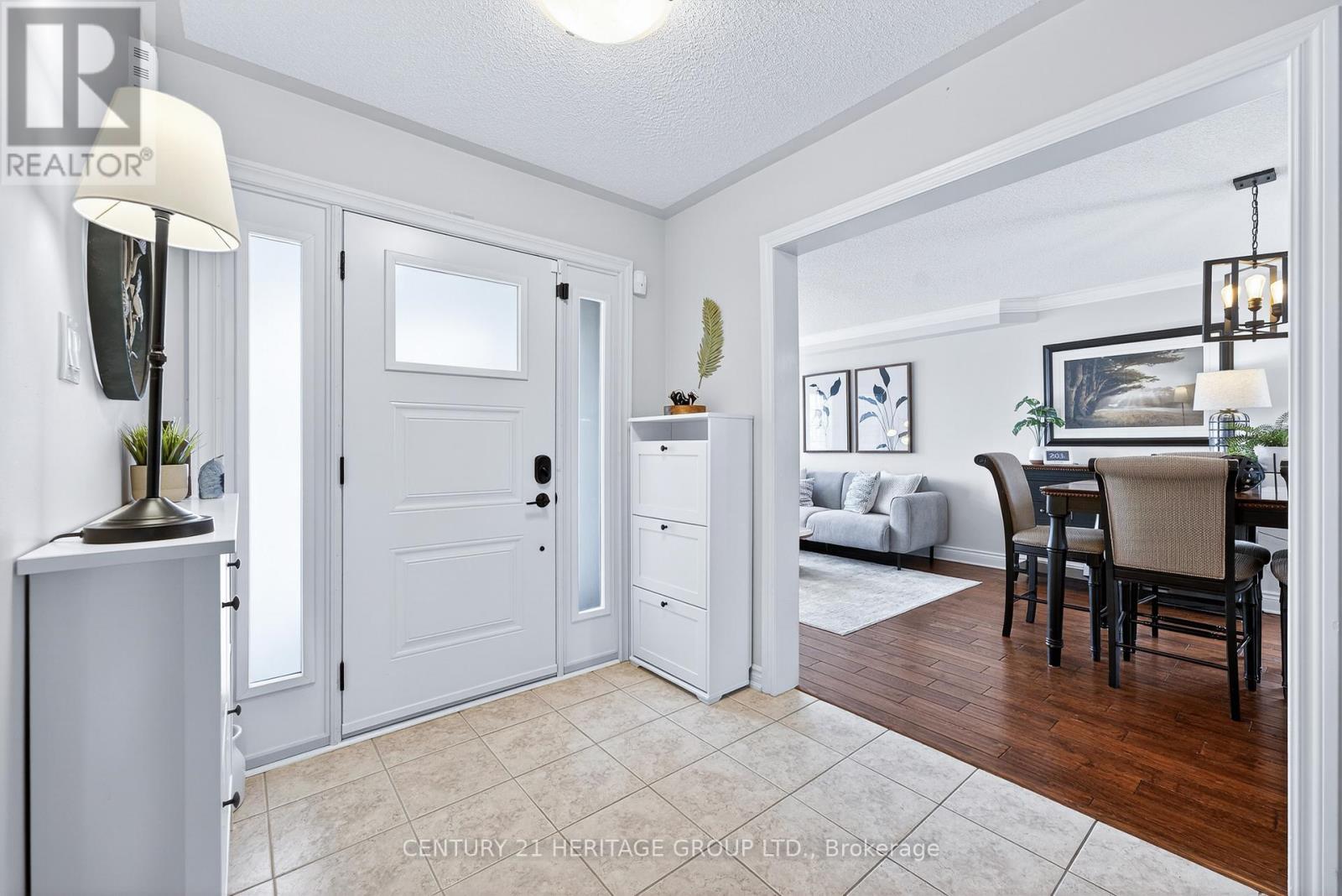 162 Metcalfe Drive, Bradford West Gwillimbury, Ontario  L3Z 0A1 - Photo 4 - N12815962