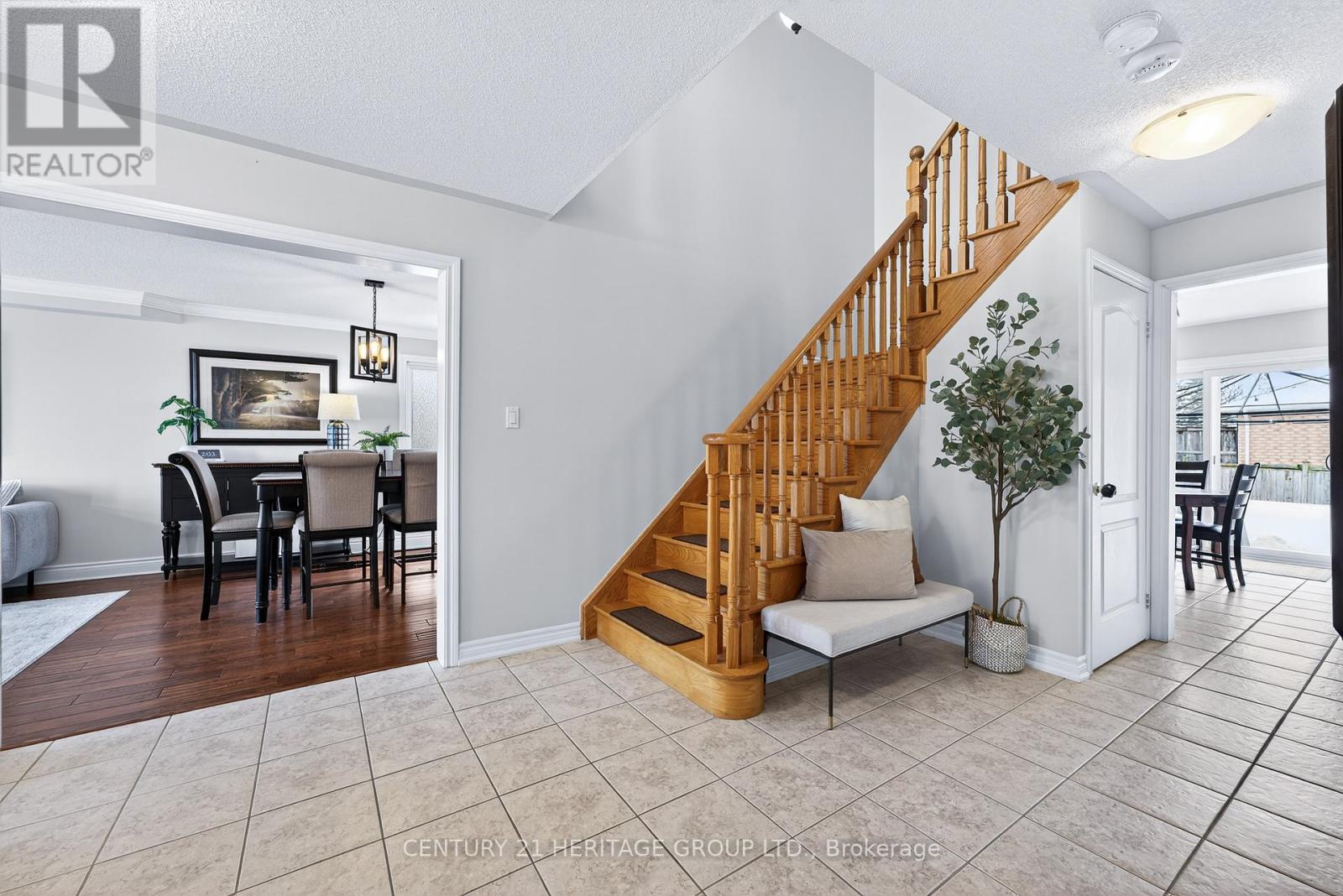 162 Metcalfe Drive, Bradford West Gwillimbury, Ontario  L3Z 0A1 - Photo 5 - N12815962