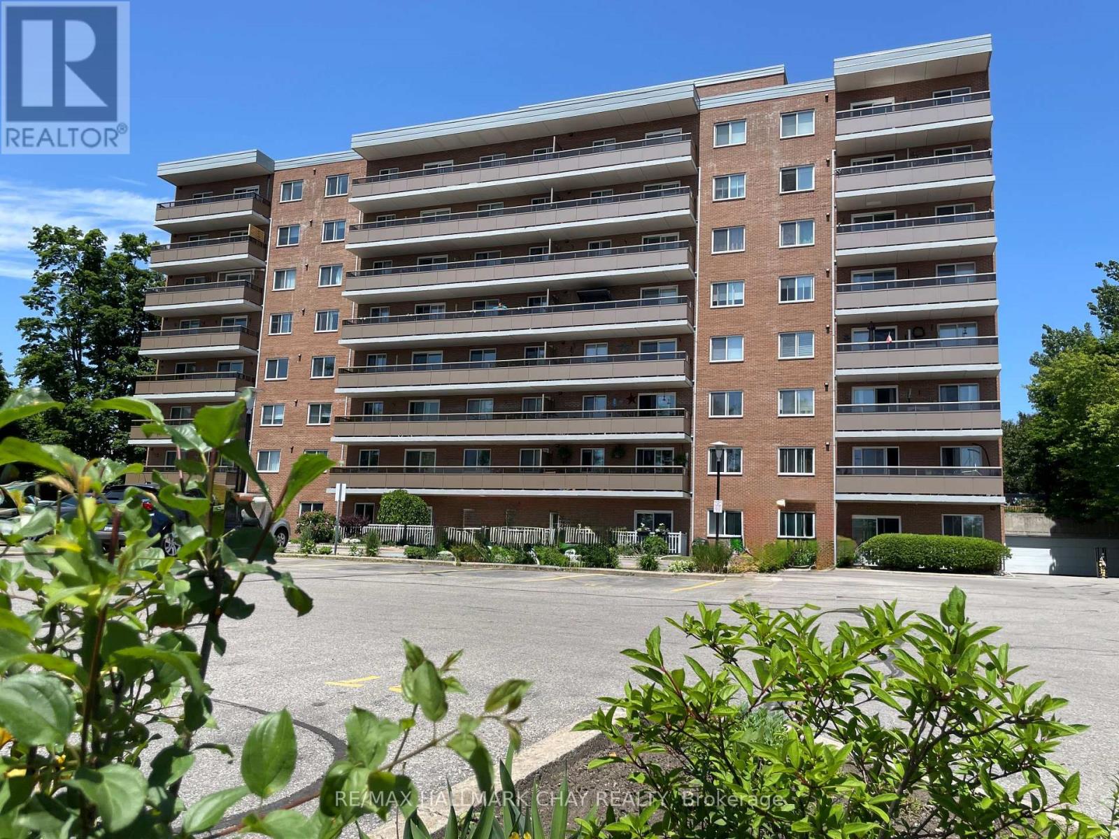 702 - 414 BLAKE STREET, Barrie, Ontario