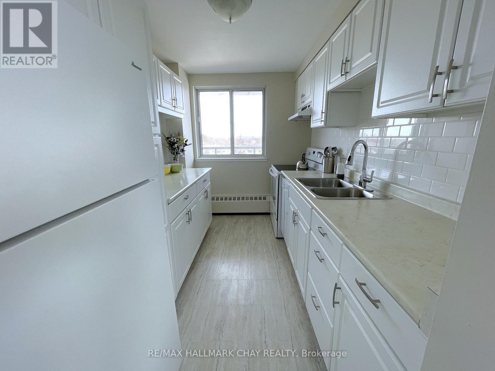 702 - 414 Blake Street, Barrie, Ontario L4M 5J7 - Photo 10 - S12815790