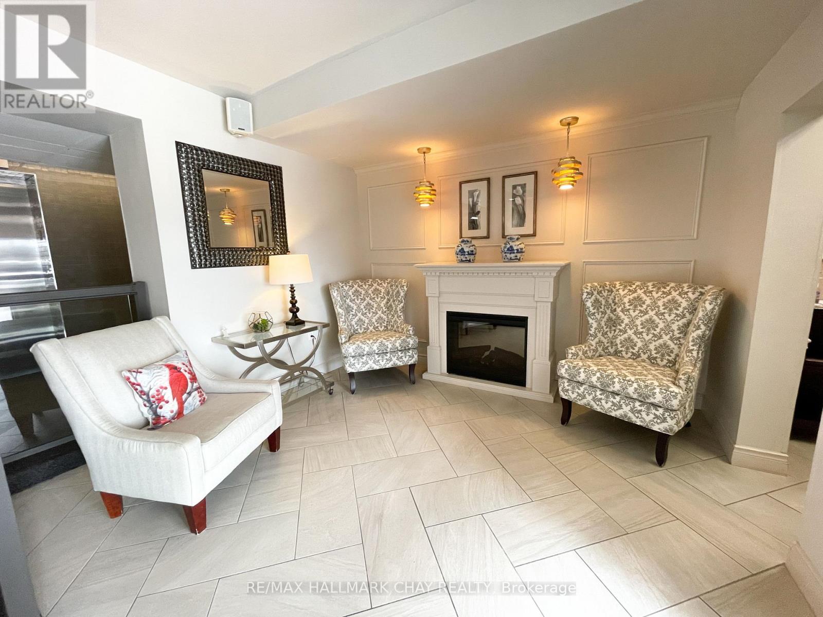 702 - 414 Blake Street, Barrie, Ontario L4M 5J7 - Photo 3 - S12815790