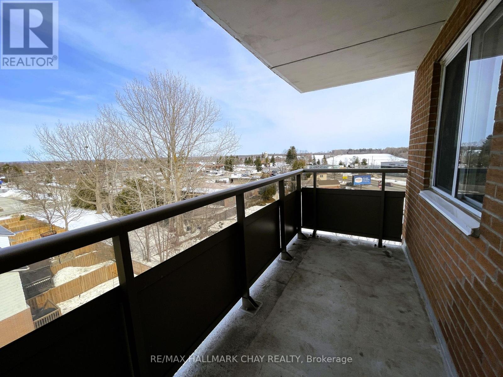 702 - 414 Blake Street, Barrie, Ontario L4M 5J7 - Photo 5 - S12815790