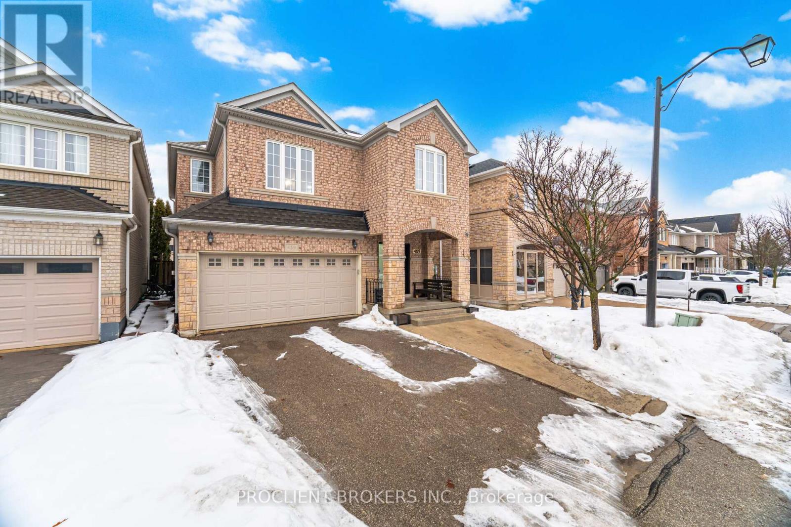 459 Pettit Trail, Milton, Ontario  L9T 6N9 - Photo 3 - W12815772