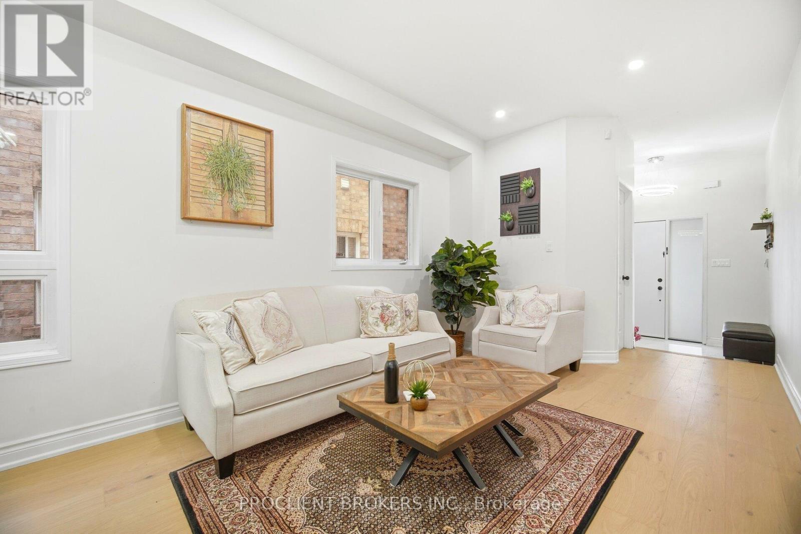 459 Pettit Trail, Milton, Ontario  L9T 6N9 - Photo 6 - W12815772