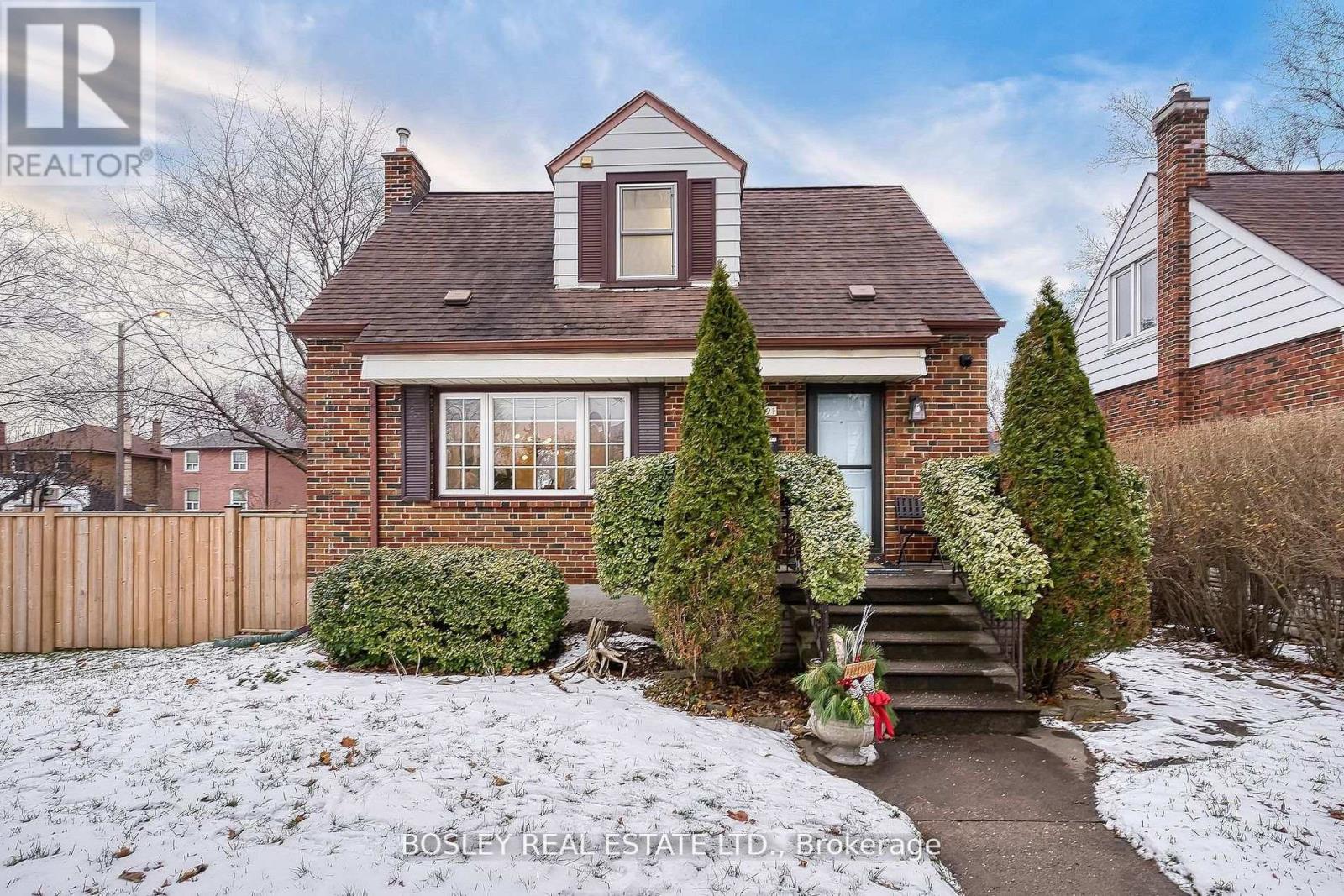 29 Patika Avenue, Toronto, Ontario  M9N 2E7 - Photo 2 - W12815804