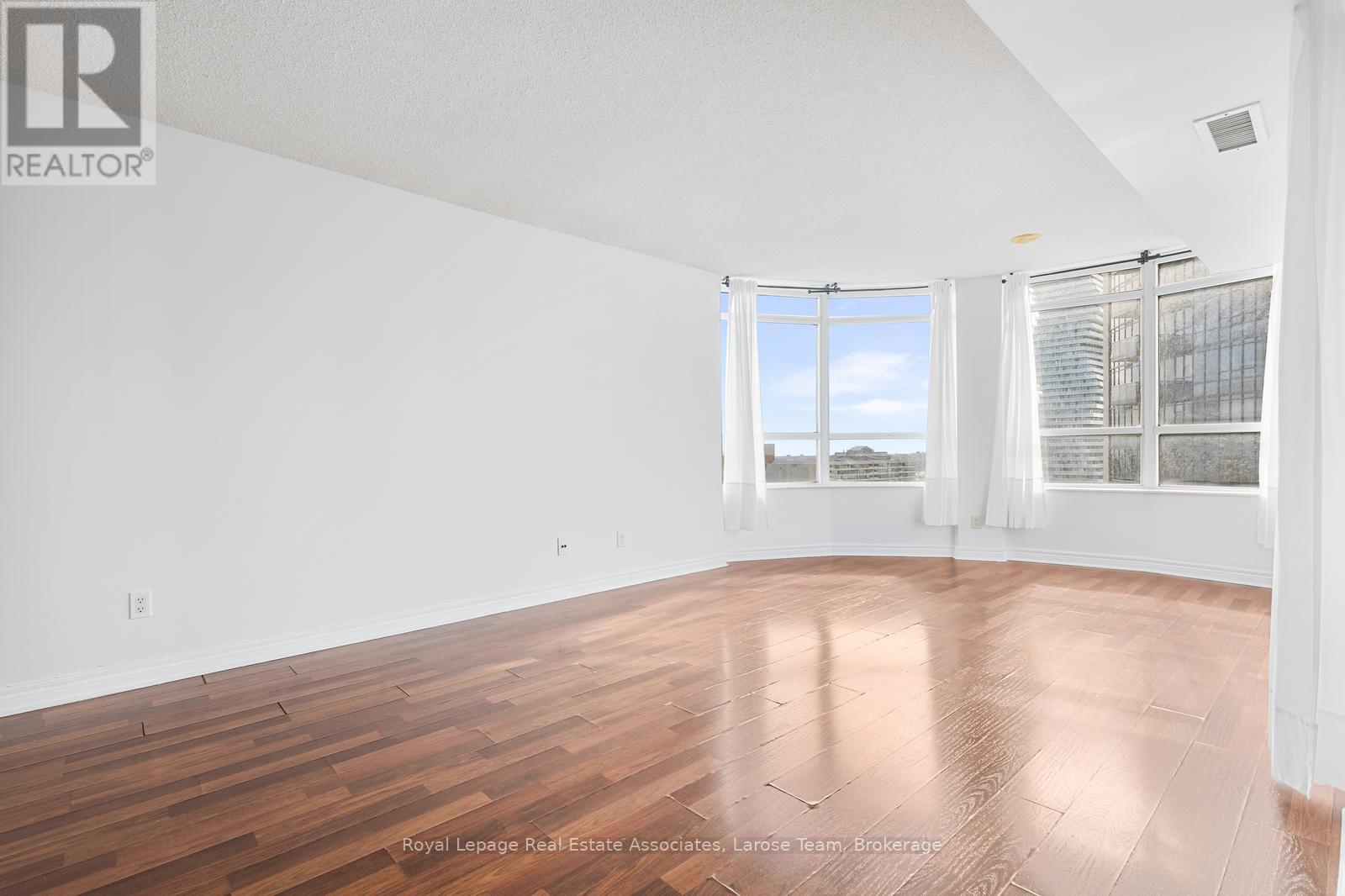 2513 - 310 Burnhamthorpe Road W, Mississauga, Ontario  L5B 4P9 - Photo 11 - W12815842