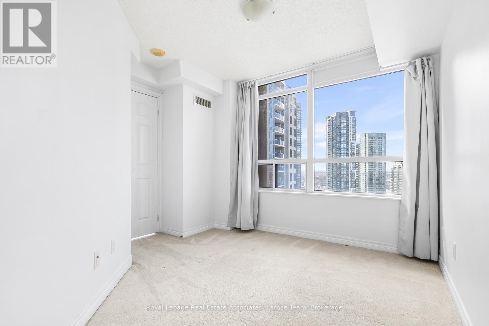 2513 - 310 Burnhamthorpe Road W, Mississauga, Ontario  L5B 4P9 - Photo 14 - W12815842