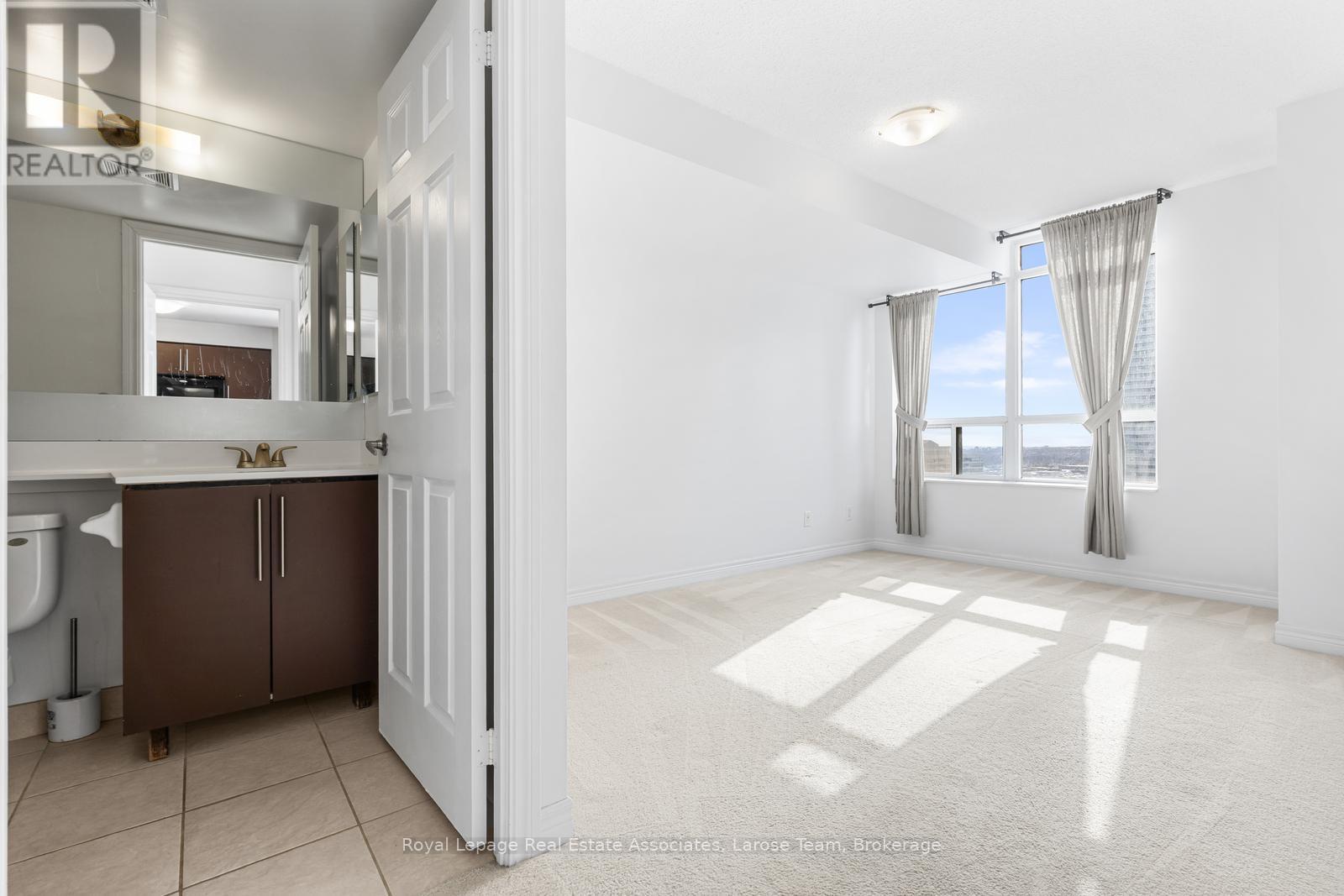 2513 - 310 Burnhamthorpe Road W, Mississauga, Ontario  L5B 4P9 - Photo 16 - W12815842