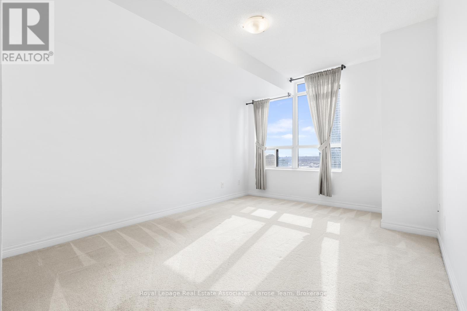 2513 - 310 Burnhamthorpe Road W, Mississauga, Ontario  L5B 4P9 - Photo 18 - W12815842