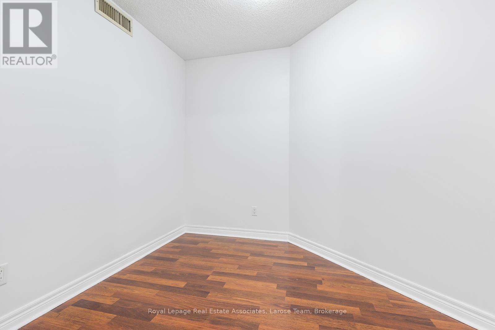 2513 - 310 Burnhamthorpe Road W, Mississauga, Ontario  L5B 4P9 - Photo 5 - W12815842