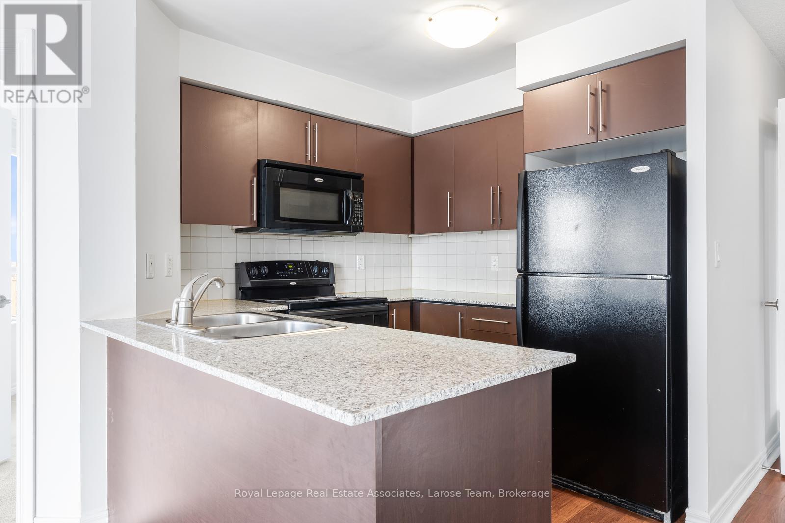 2513 - 310 Burnhamthorpe Road W, Mississauga, Ontario  L5B 4P9 - Photo 8 - W12815842