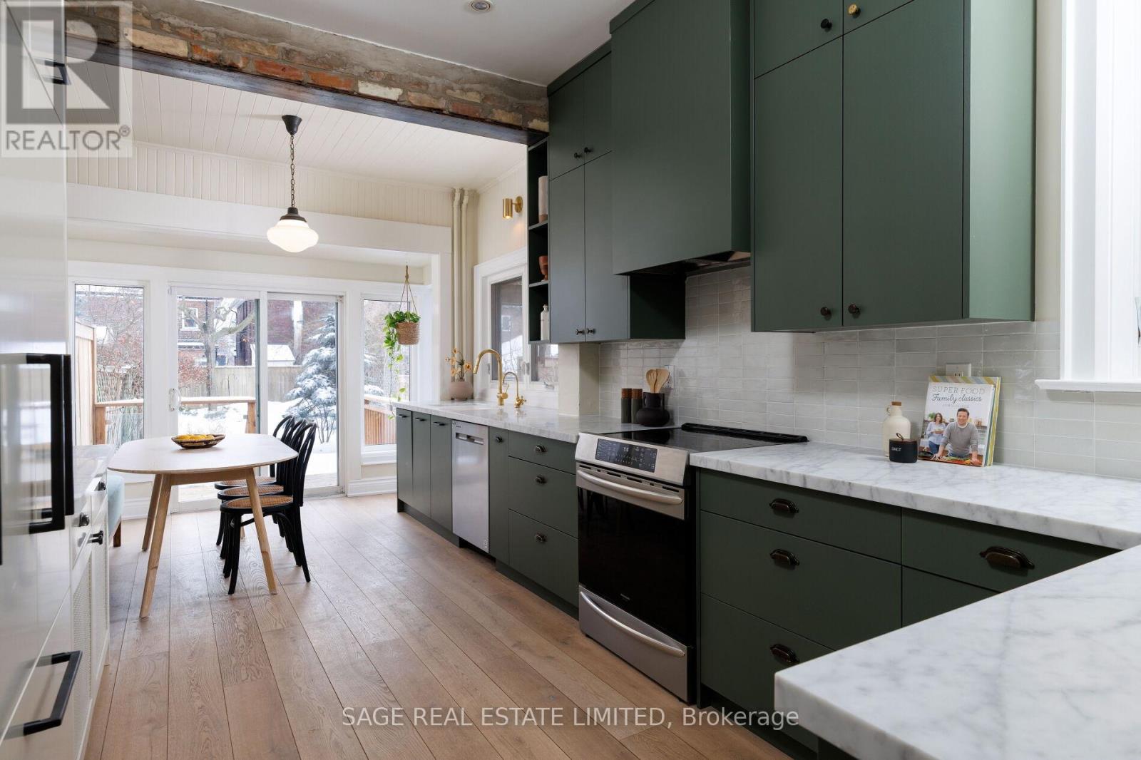 97 Marion Street, Toronto, Ontario  M6R 1E6 - Photo 16 - W12815856