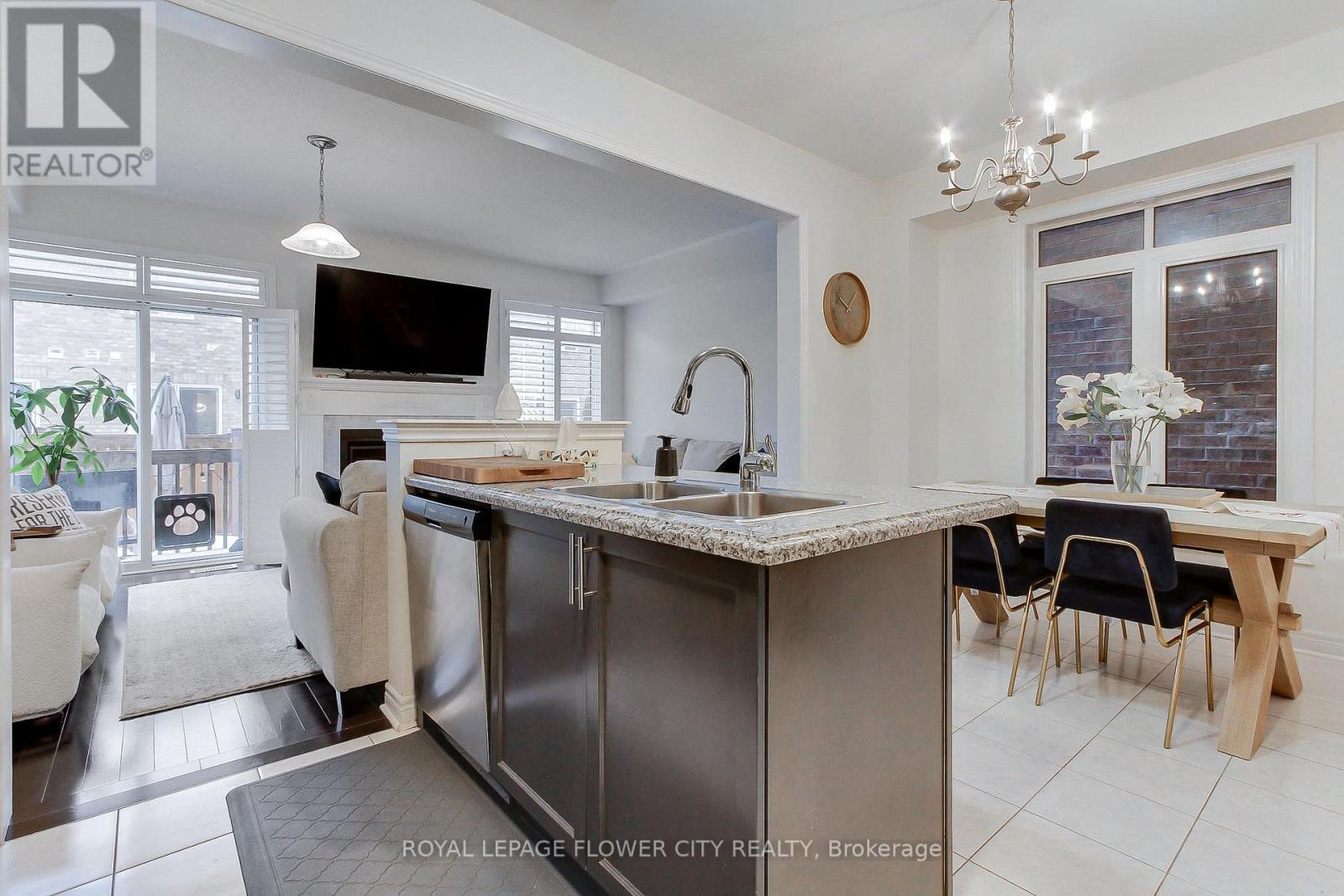 101 Huguenot Road, Oakville, Ontario  L6H 0M3 - Photo 12 - W12815930