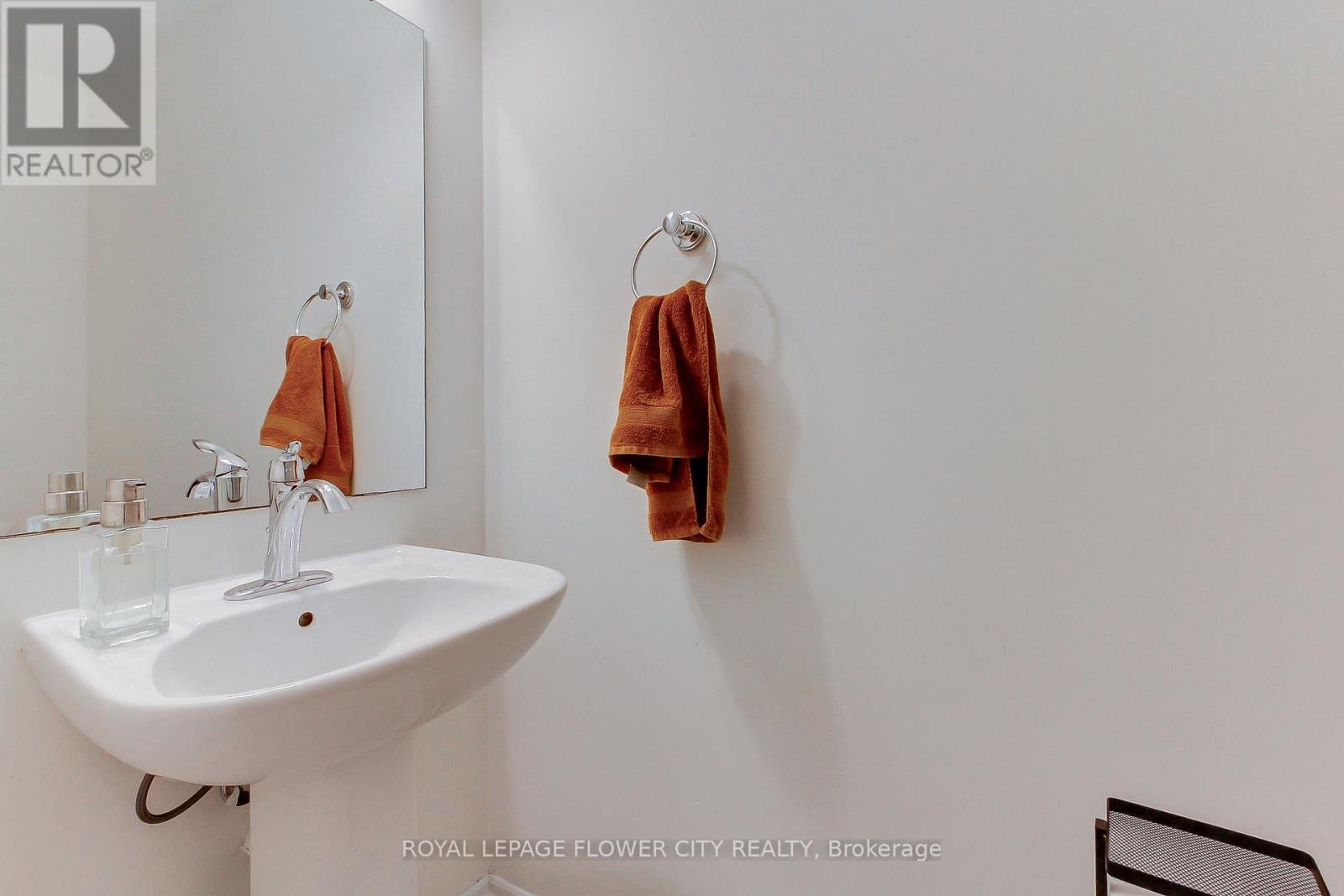 101 Huguenot Road, Oakville, Ontario  L6H 0M3 - Photo 16 - W12815930