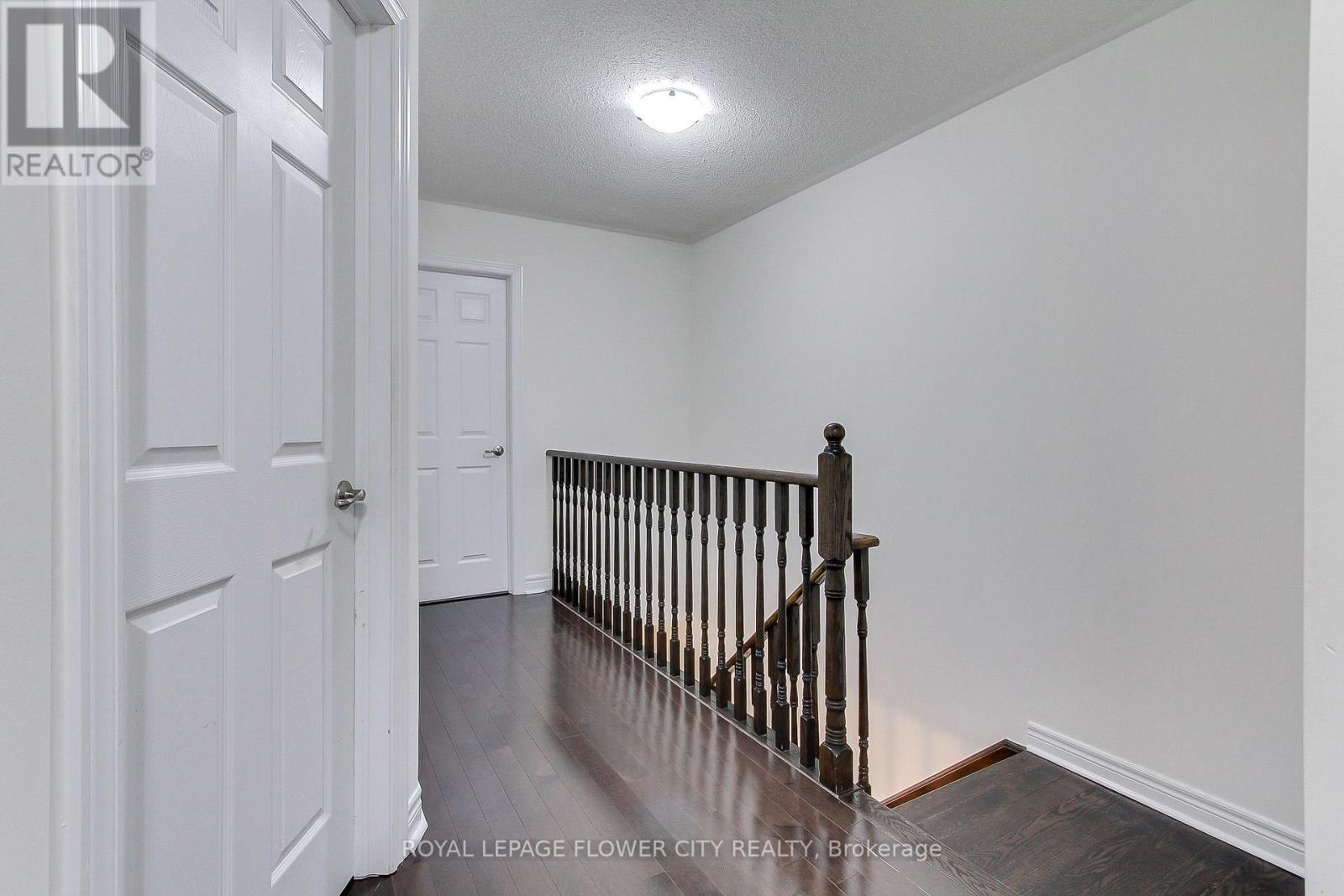 101 Huguenot Road, Oakville, Ontario  L6H 0M3 - Photo 17 - W12815930