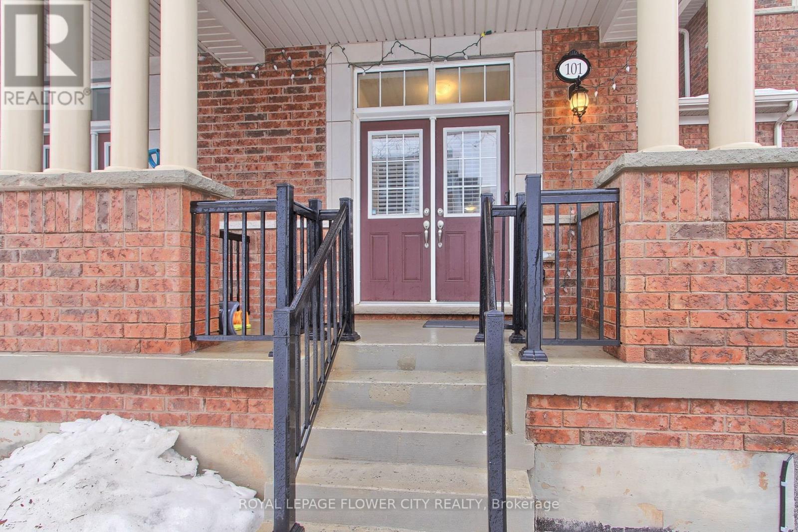 101 Huguenot Road, Oakville, Ontario  L6H 0M3 - Photo 2 - W12815930