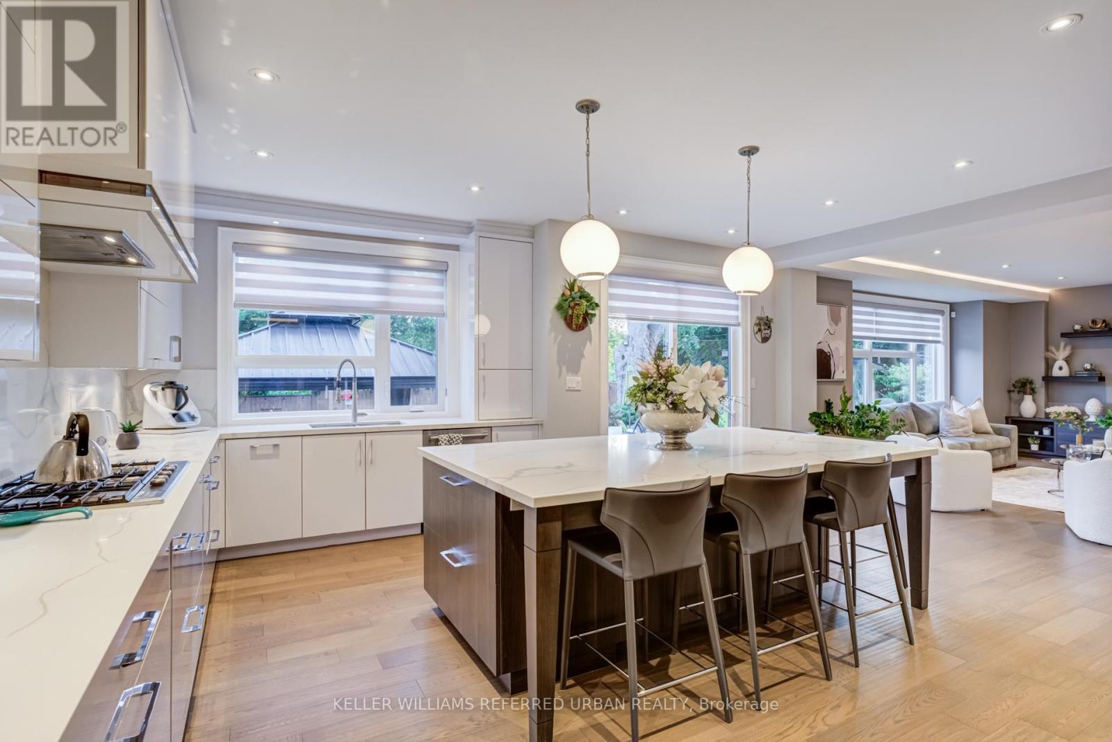 1376 Applewood Road, Mississauga, Ontario  L5E 2M1 - Photo 10 - W12815942