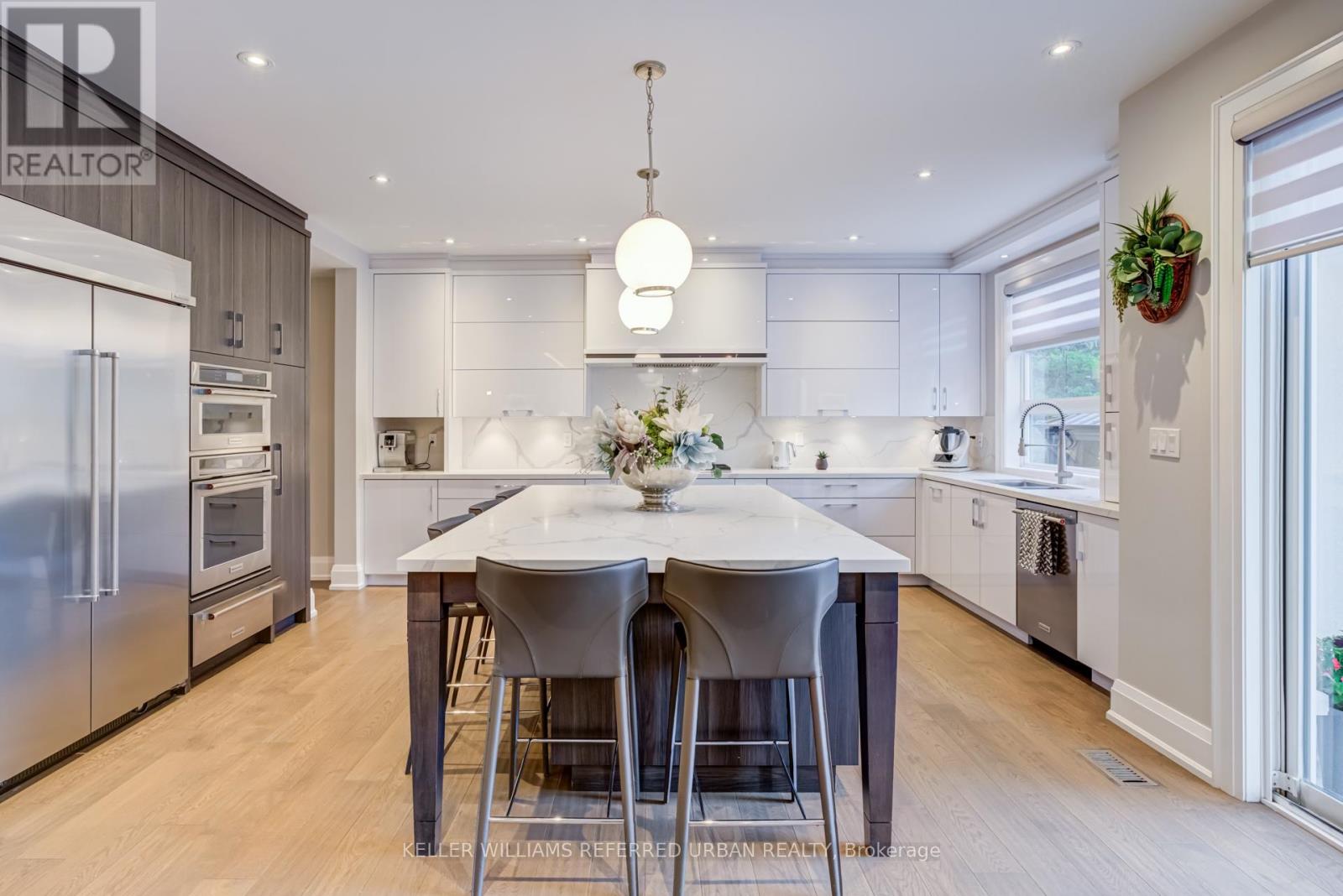 1376 Applewood Road, Mississauga, Ontario  L5E 2M1 - Photo 14 - W12815942