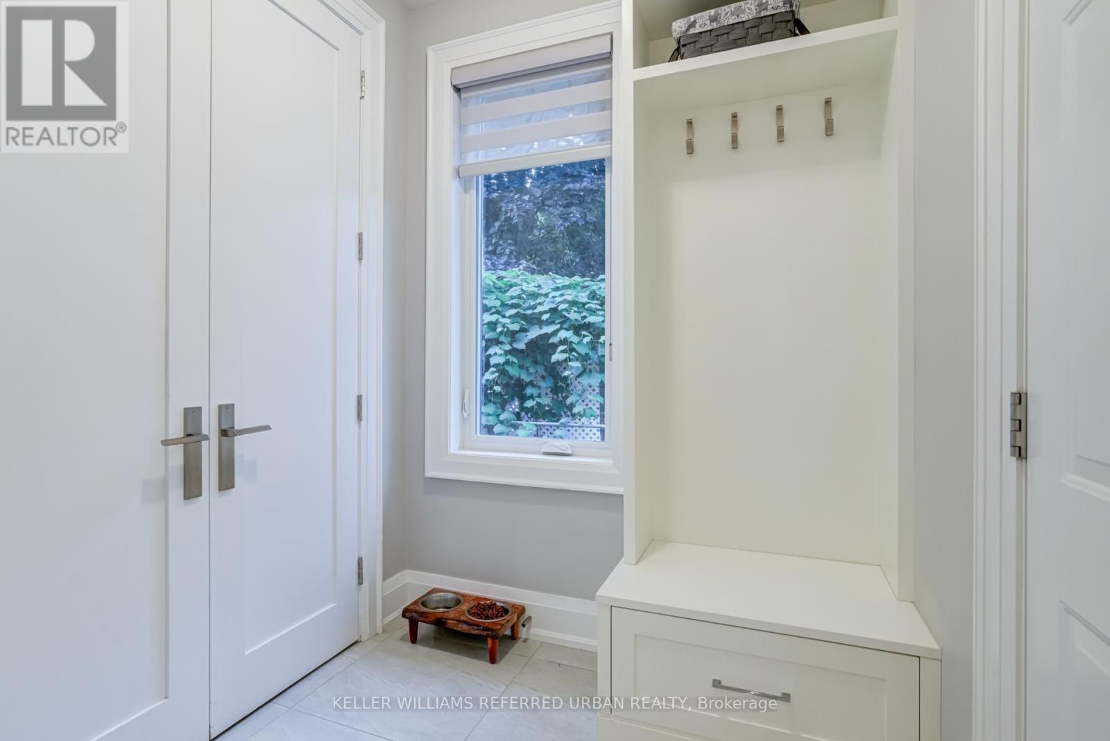 1376 Applewood Road, Mississauga, Ontario  L5E 2M1 - Photo 19 - W12815942