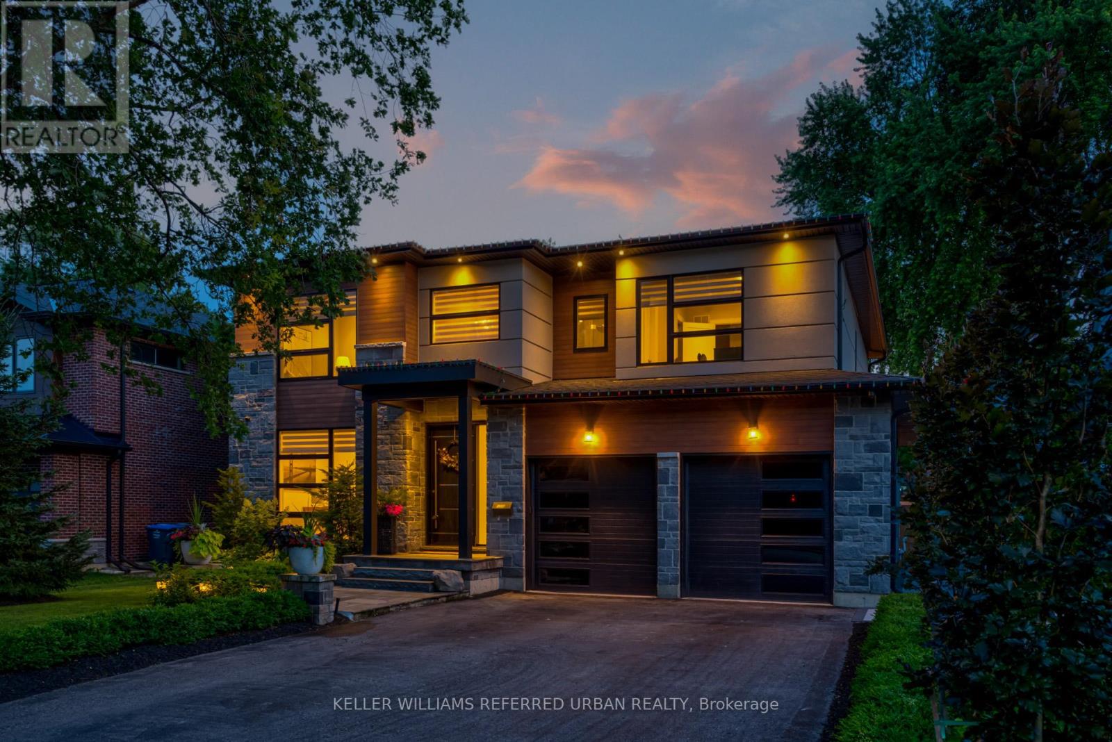 1376 Applewood Road, Mississauga, Ontario  L5E 2M1 - Photo 2 - W12815942