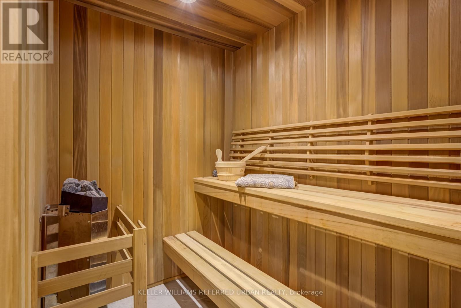 1376 Applewood Road, Mississauga, Ontario  L5E 2M1 - Photo 37 - W12815942