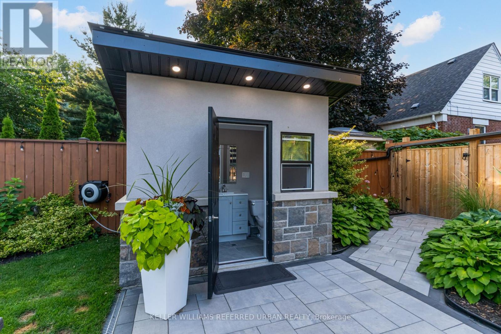 1376 Applewood Road, Mississauga, Ontario  L5E 2M1 - Photo 43 - W12815942