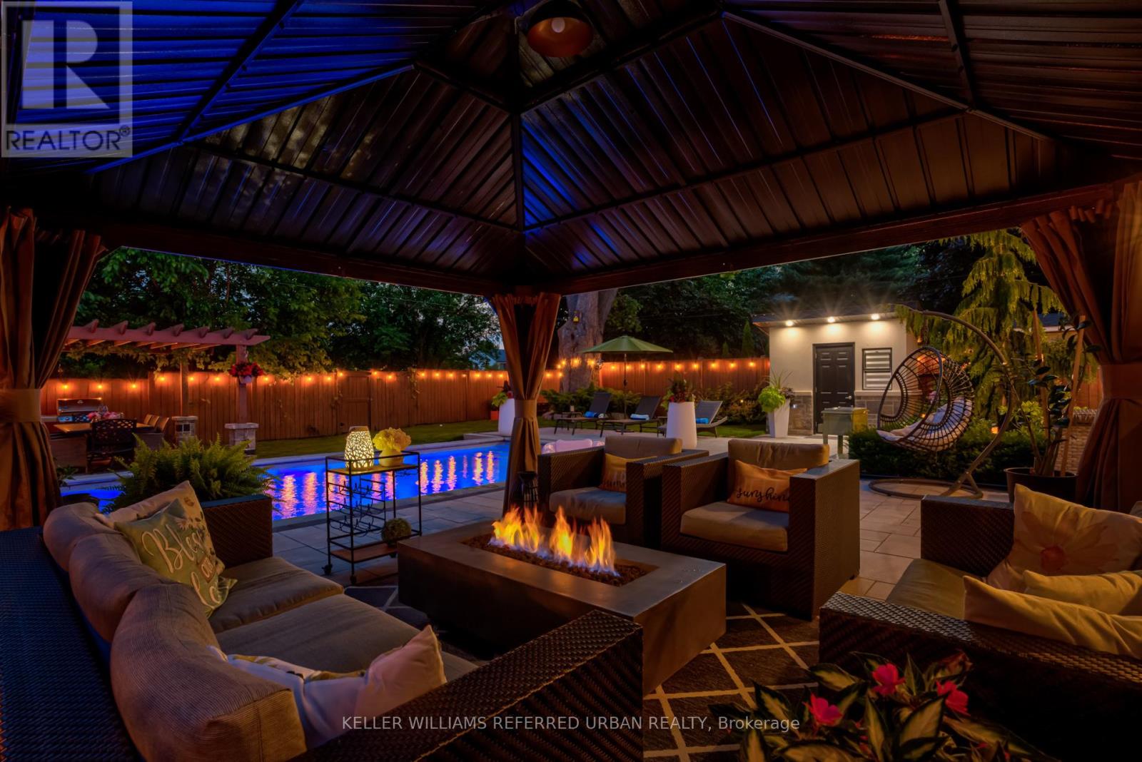 1376 Applewood Road, Mississauga, Ontario  L5E 2M1 - Photo 48 - W12815942