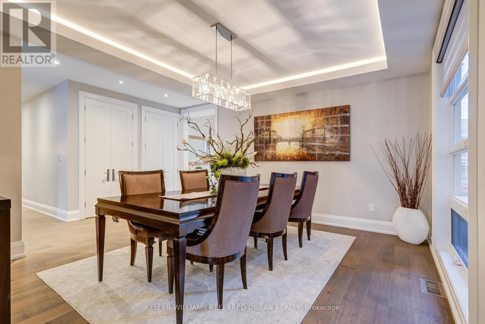 1376 Applewood Road, Mississauga, Ontario  L5E 2M1 - Photo 8 - W12815942