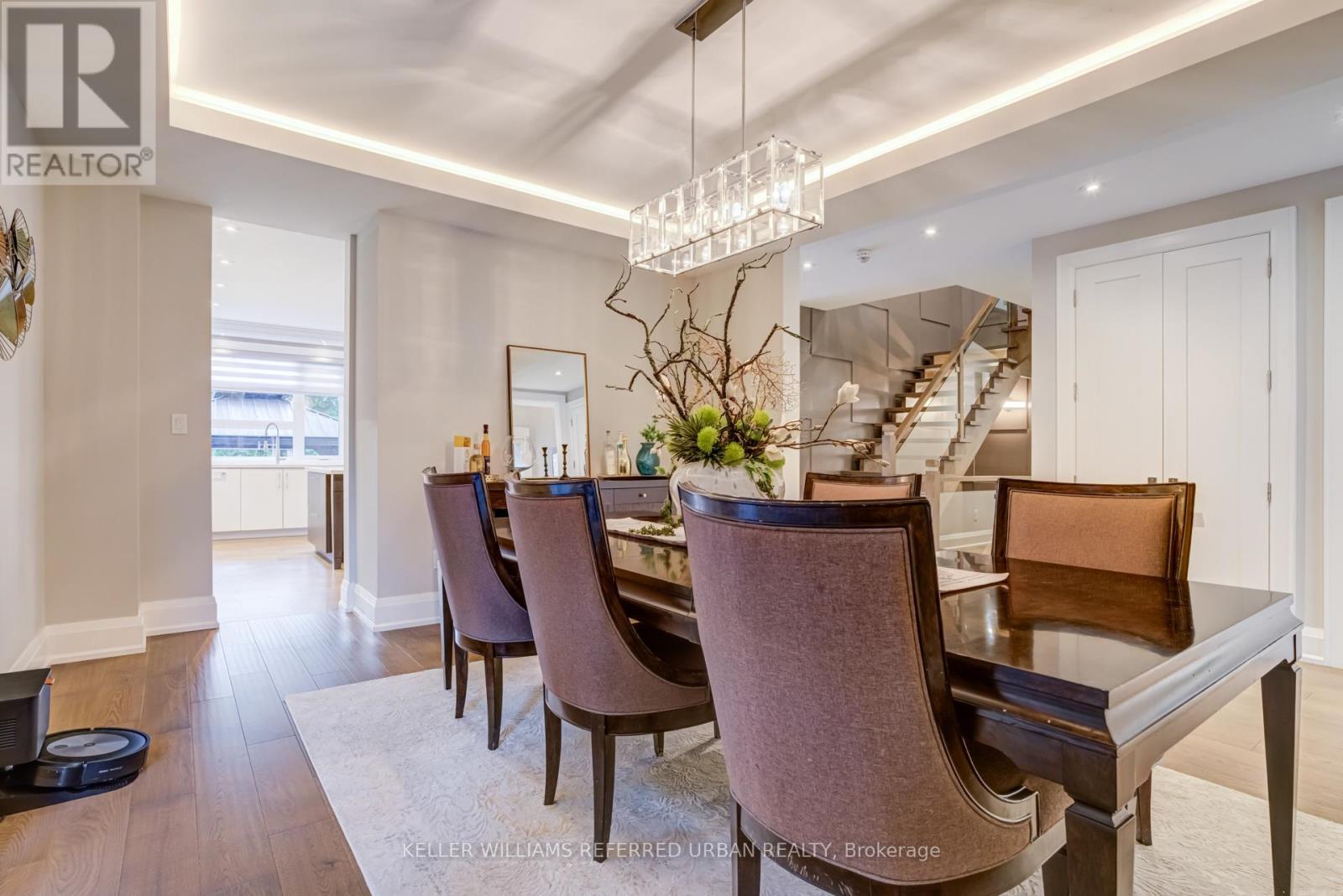 1376 Applewood Road, Mississauga, Ontario  L5E 2M1 - Photo 9 - W12815942