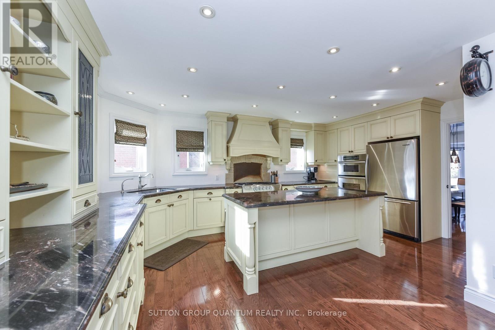 118 Westchester Road, Oakville, Ontario  L6H 6H9 - Photo 16 - W12815964