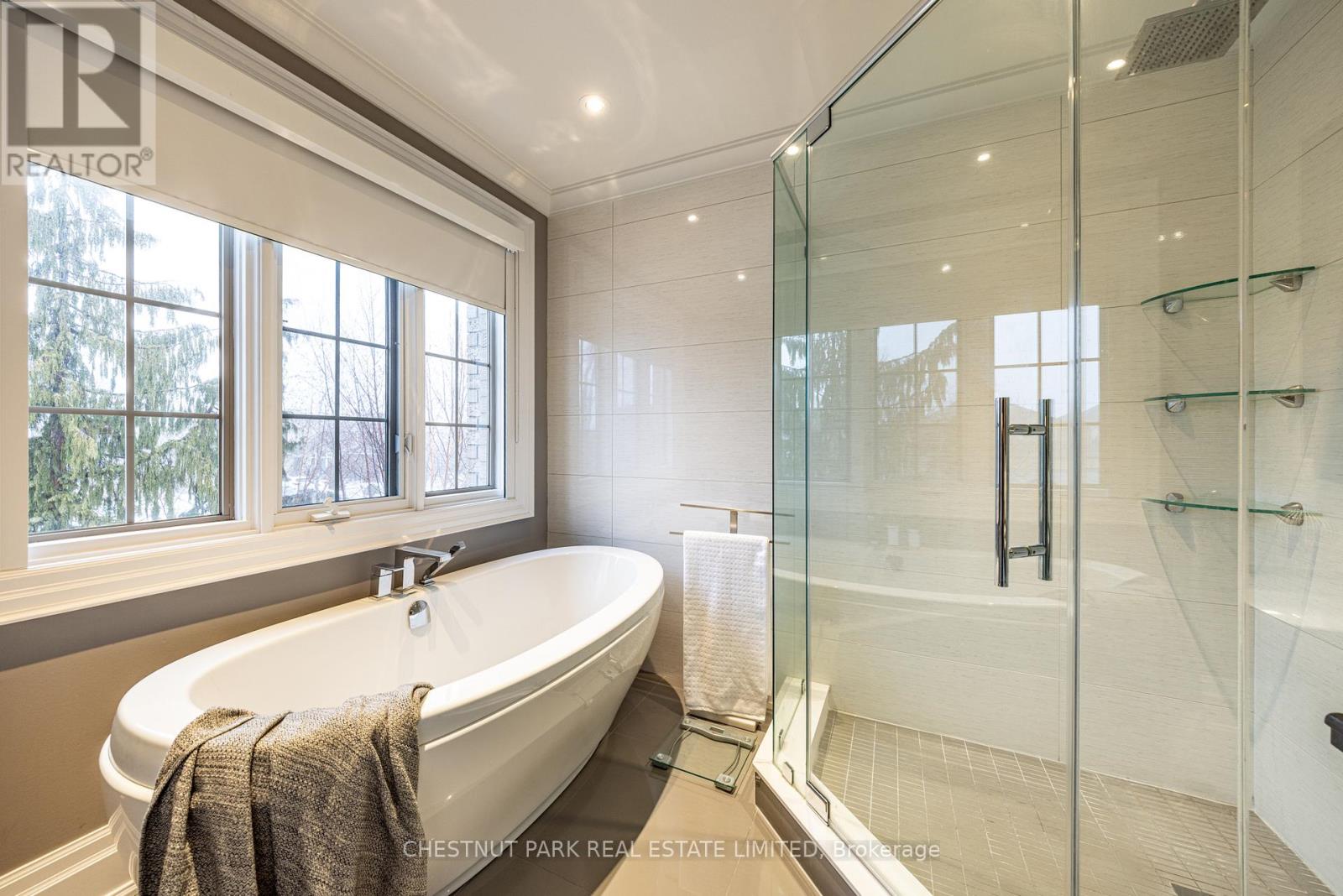 104 Gatestone Drive, Hamilton, Ontario  L8J 3S1 - Photo 24 - X12815750