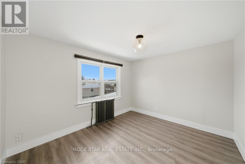 1198 Dunsmure Road, Hamilton, Ontario  L8H 1L2 - Photo 16 - X12815762