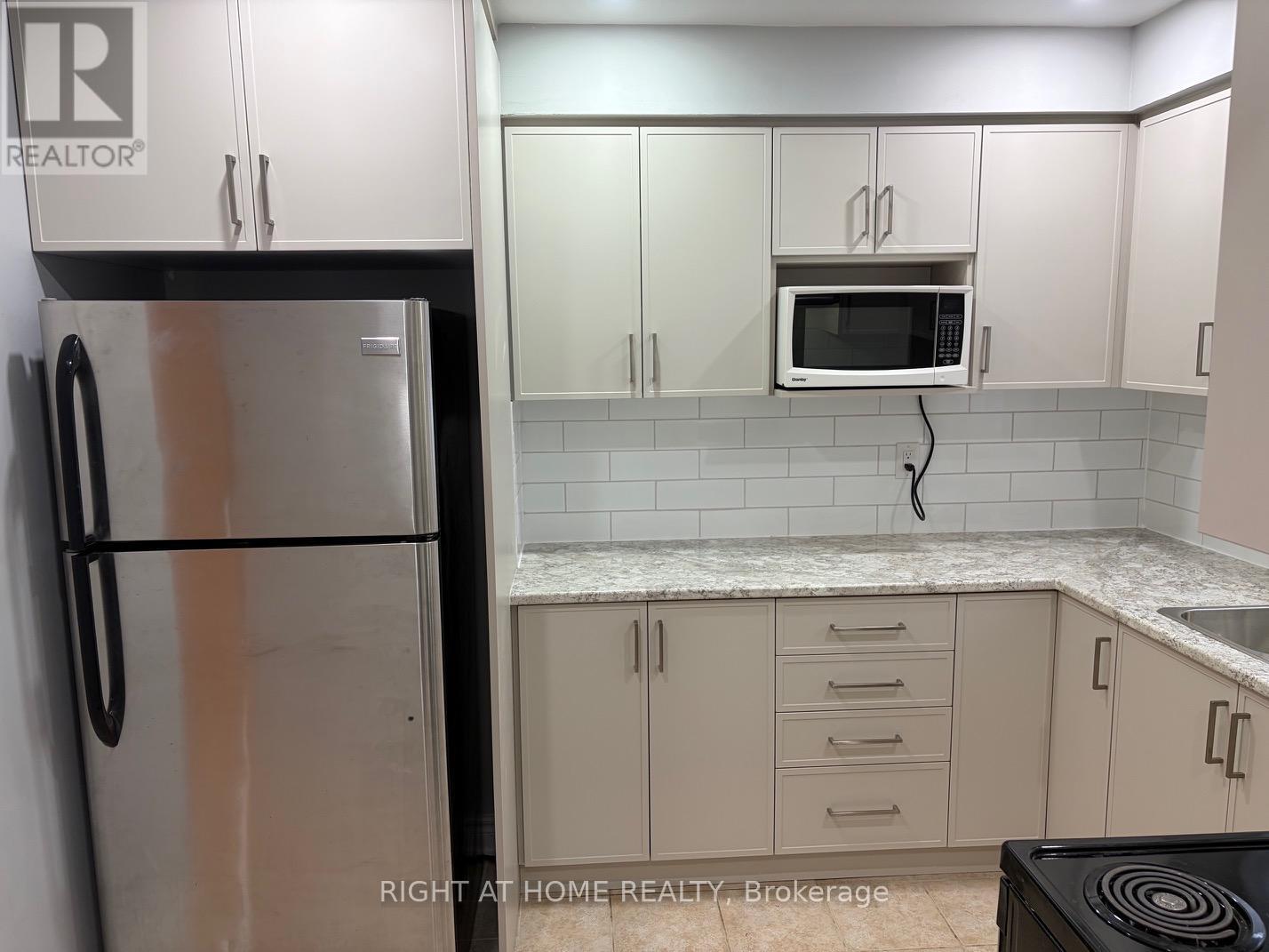 101 Romy Crescent, Thorold, Ontario  L2V 4V2 - Photo 12 - X12815802