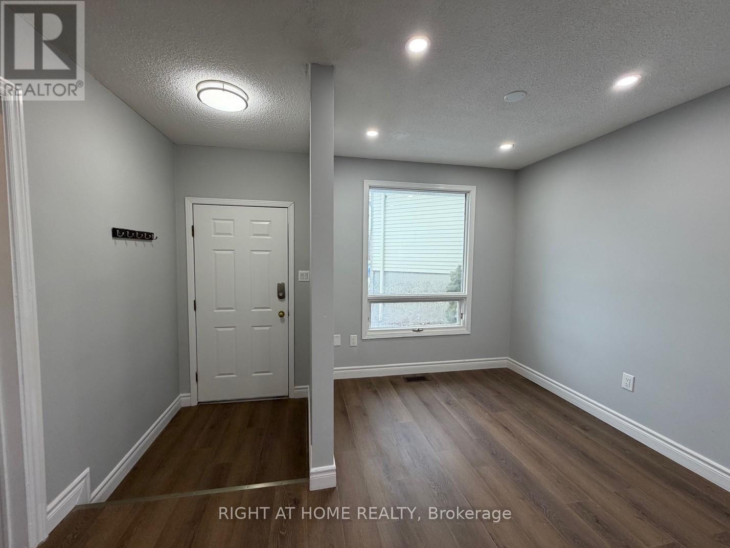 101 Romy Crescent, Thorold, Ontario  L2V 4V2 - Photo 2 - X12815802