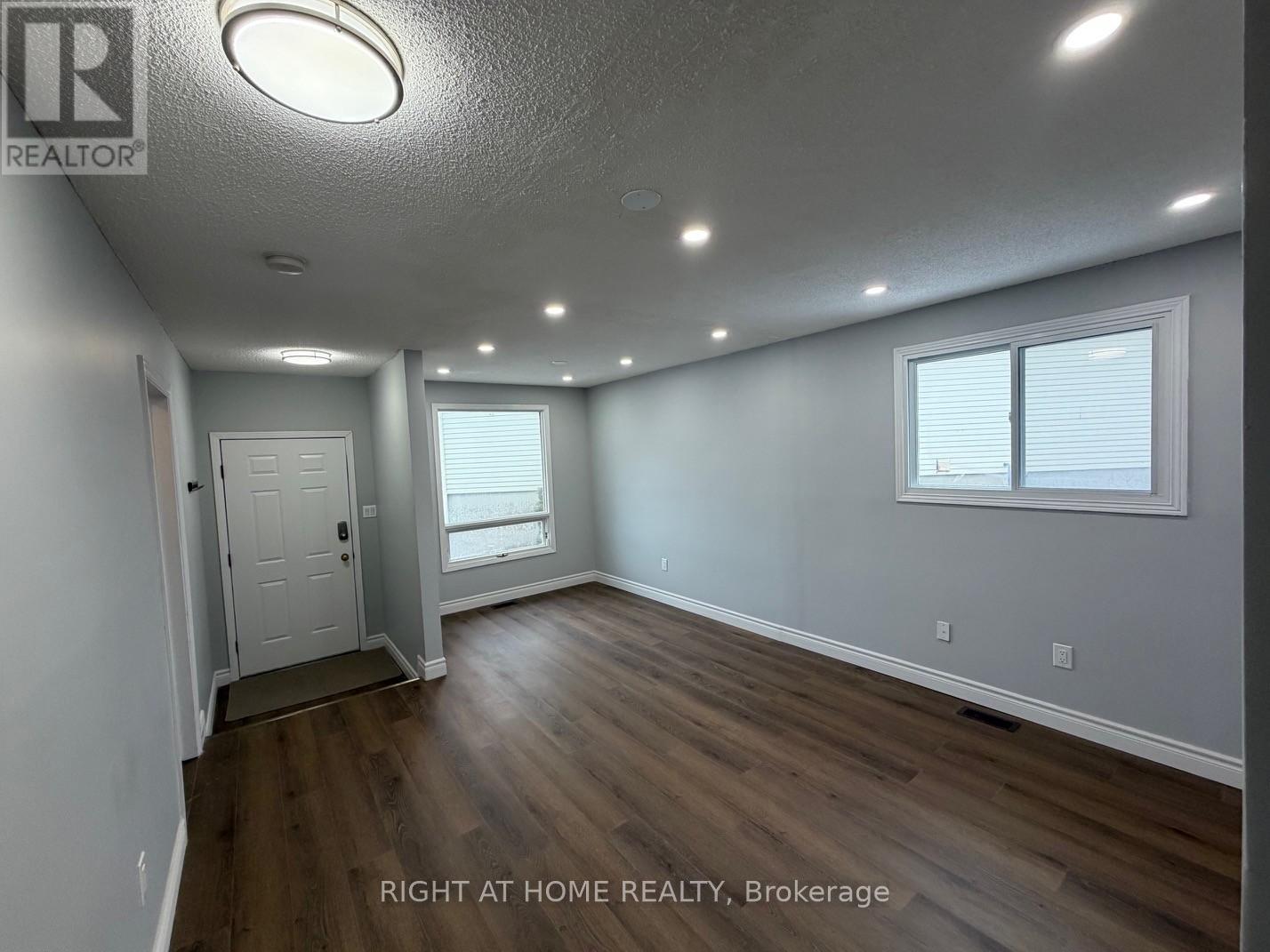 101 Romy Crescent, Thorold, Ontario  L2V 4V2 - Photo 3 - X12815802