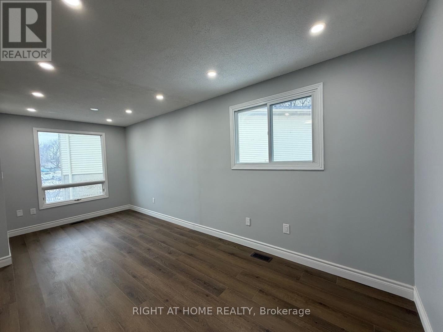 101 Romy Crescent, Thorold, Ontario  L2V 4V2 - Photo 4 - X12815802