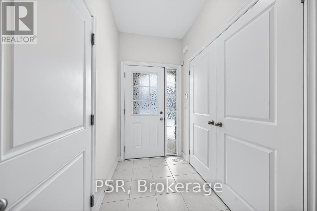 9 Starling Drive, Hamilton, Ontario  L9A 2P5 - Photo 5 - X12815826