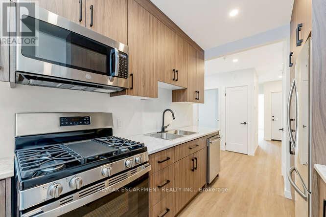 11 - 127 Victoria Avenue S, Hamilton, Ontario  L8N 2S9 - Photo 12 - X12815868