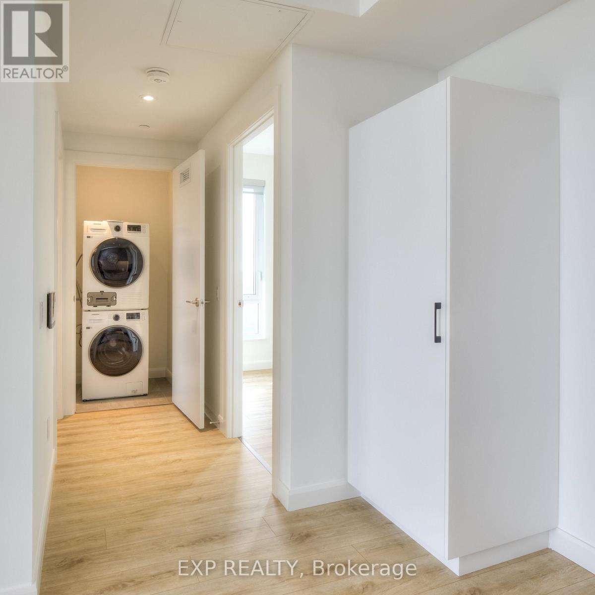 1001 - 741 King Street W, Kitchener, Ontario  N2G 0E9 - Photo 4 - X12815888