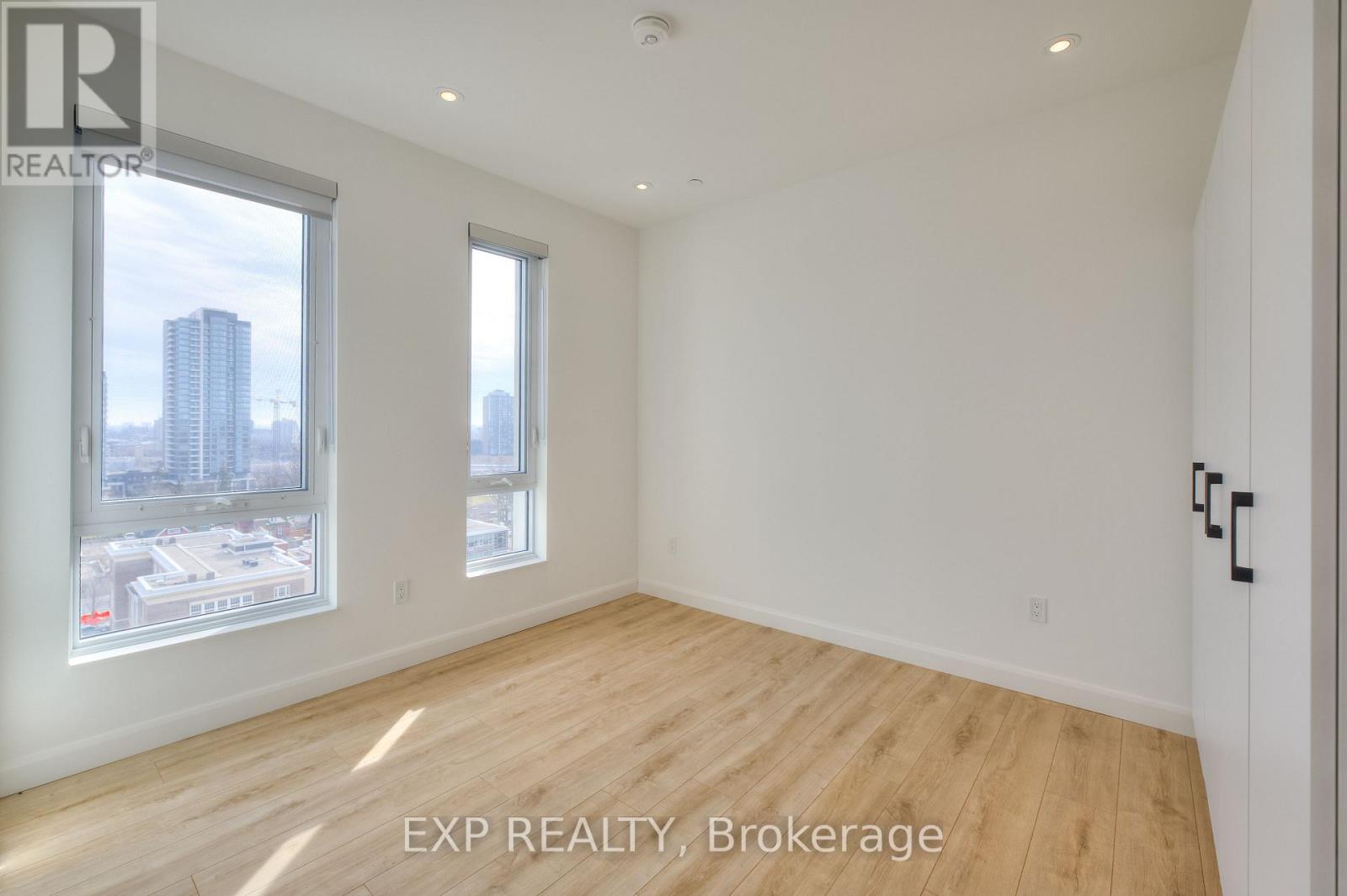 1001 - 741 King Street W, Kitchener, Ontario  N2G 0E9 - Photo 8 - X12815888
