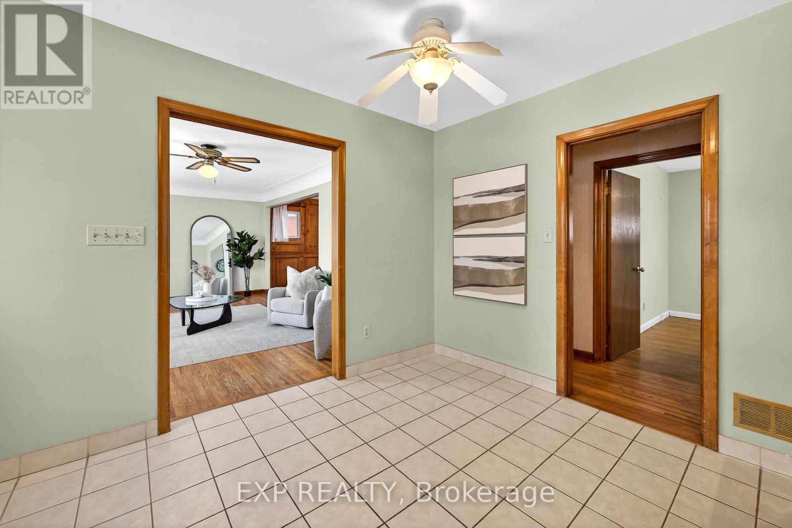 126 West 4th Street, Hamilton, Ontario  L9C 3N2 - Photo 10 - X12815926