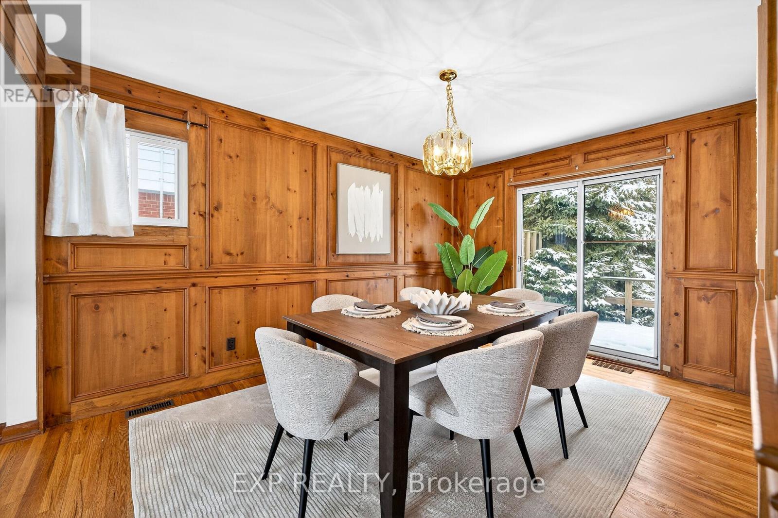 126 West 4th Street, Hamilton, Ontario  L9C 3N2 - Photo 14 - X12815926