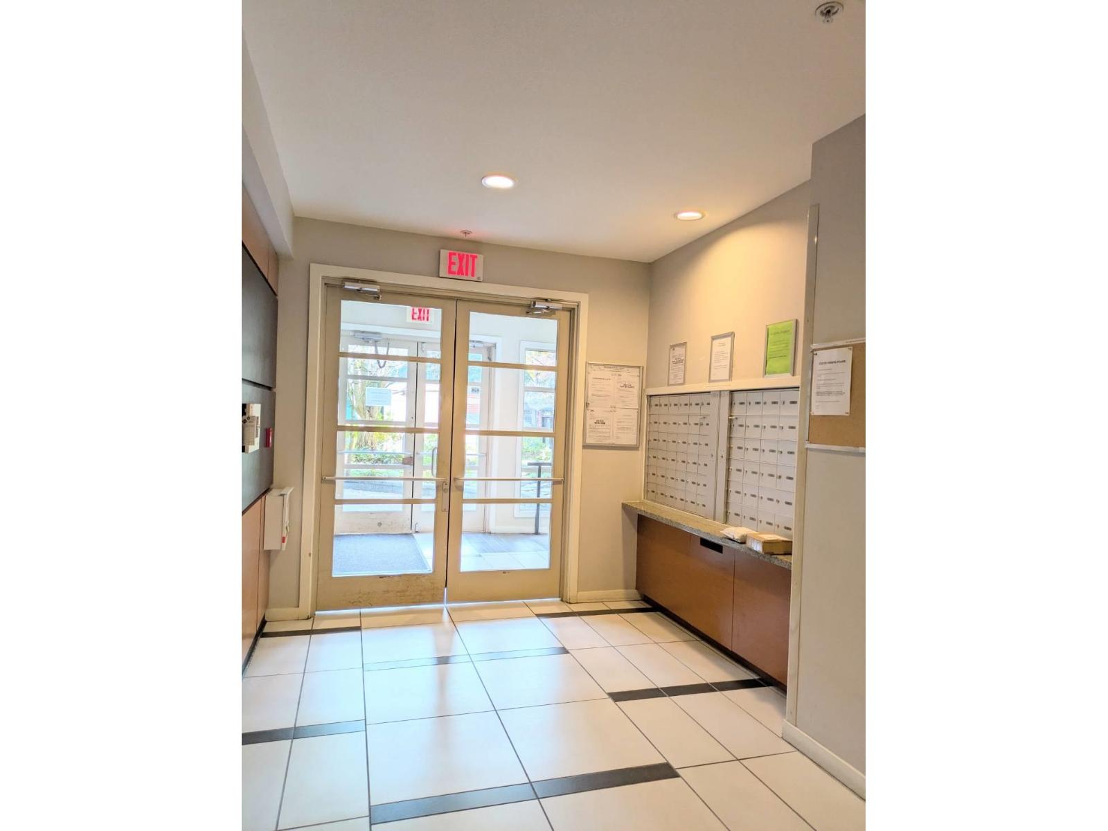 106 10499 University Drive, Surrey, British Columbia  V3T 0A4 - Photo 4 - R3092584